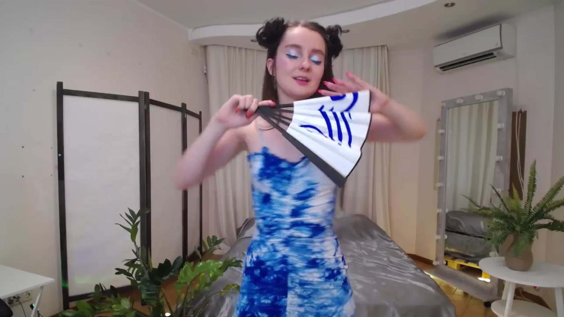 Gallery image thumbnail from Milim_Nava's myfreecams stream on, 06/19/2025, 05:49 image 19 of 20