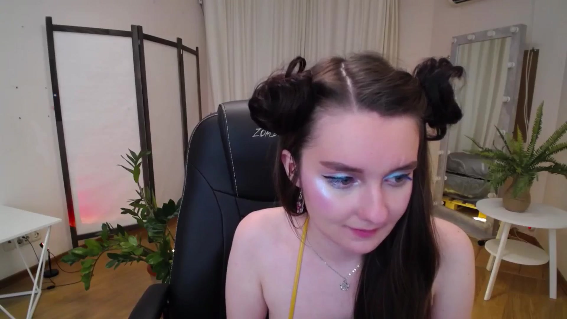 Gallery image thumbnail from Milim_Nava's myfreecams stream on, 06/19/2025, 07:20 image 19 of 20