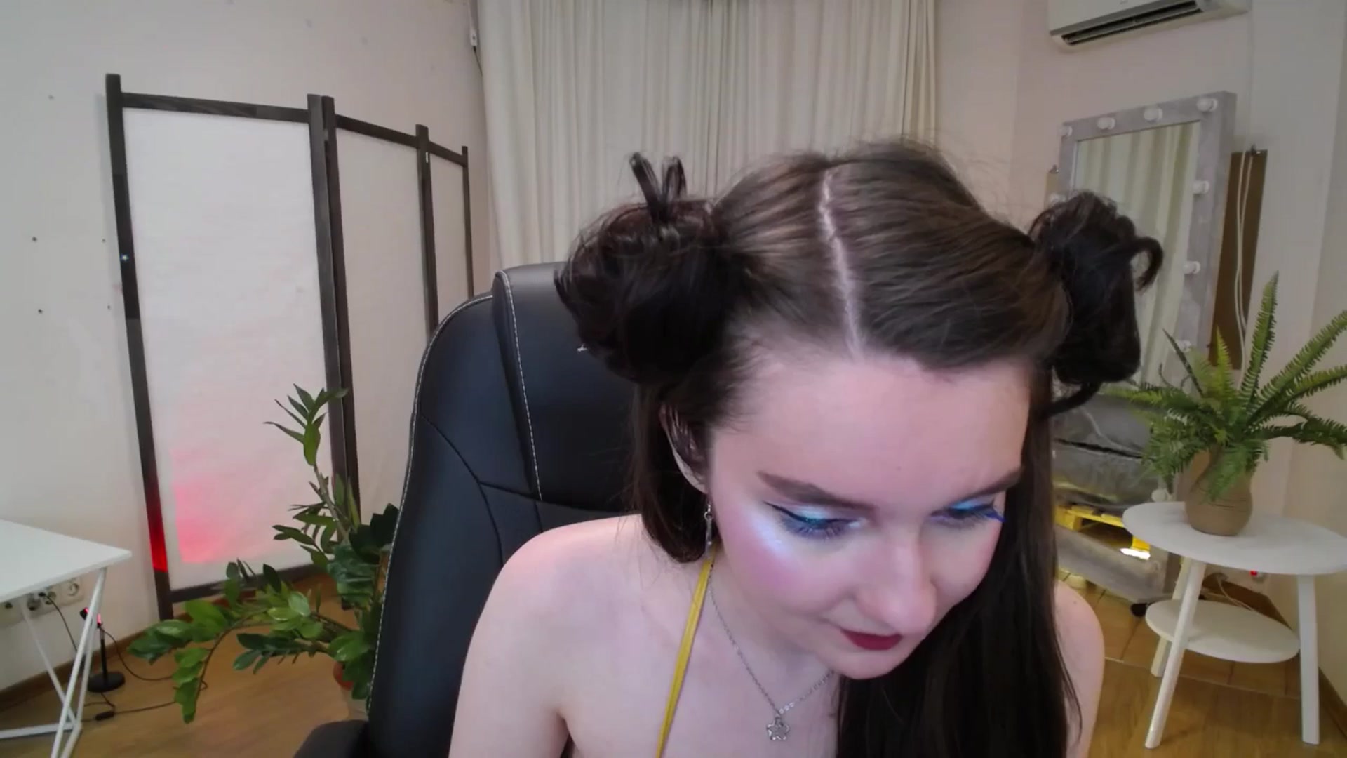 Gallery image thumbnail from Milim_Nava's myfreecams stream on, 06/19/2025, 08:38 image 5 of 20