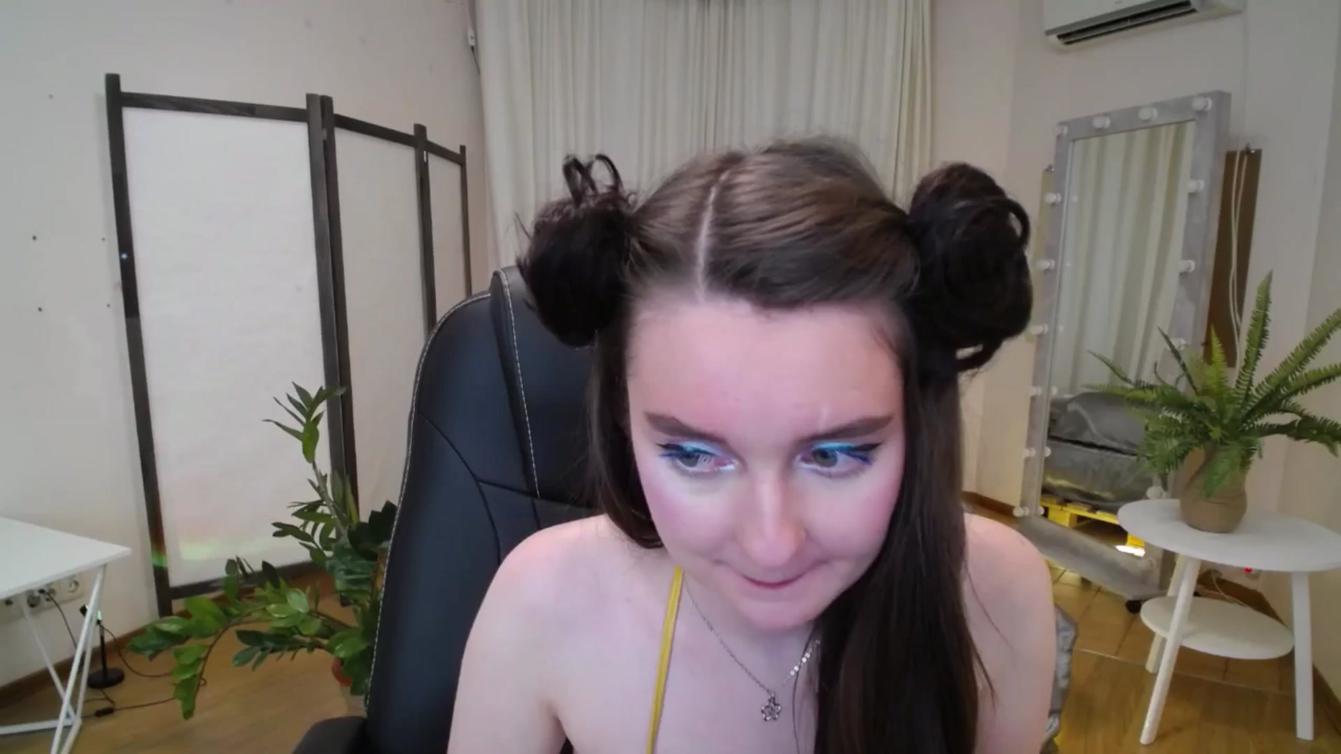 Gallery image thumbnail from Milim_Nava's myfreecams stream on, 06/19/2025, 08:38 image 7 of 20