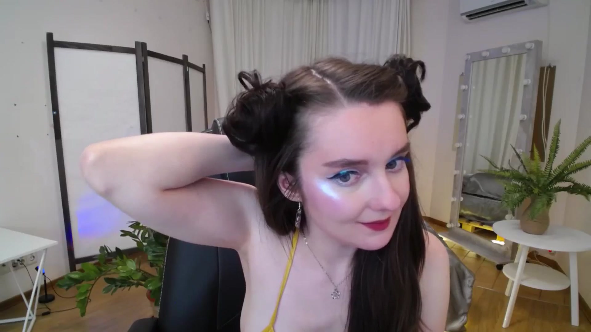 Gallery image thumbnail from Milim_Nava's myfreecams stream on, 06/19/2025, 08:38 image 10 of 20