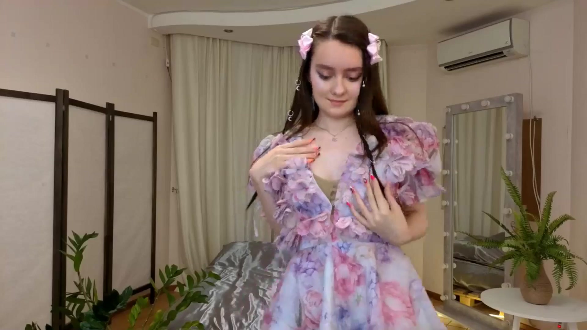 Gallery image thumbnail from Milim_Nava's myfreecams stream on, 06/22/2025, 18:31 image 2 of 20
