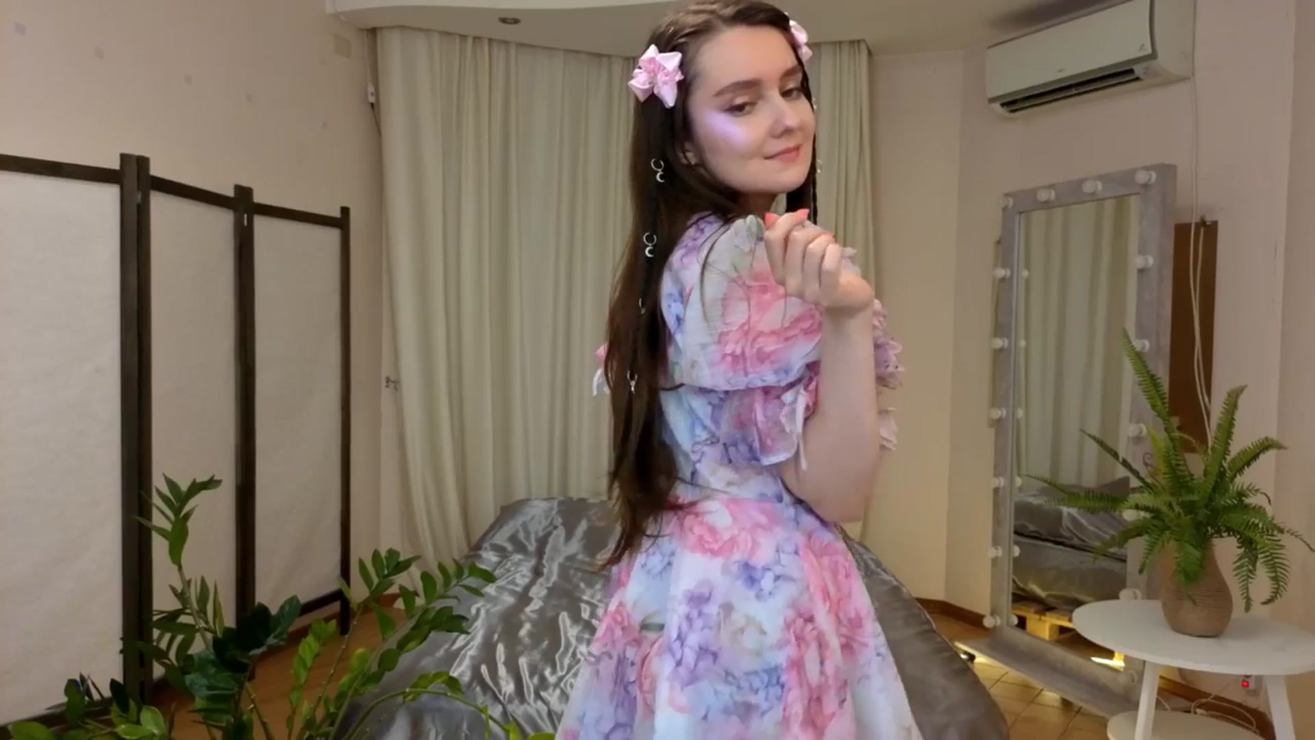 Gallery image thumbnail from Milim_Nava's myfreecams stream on, 06/22/2025, 18:31 image 7 of 20