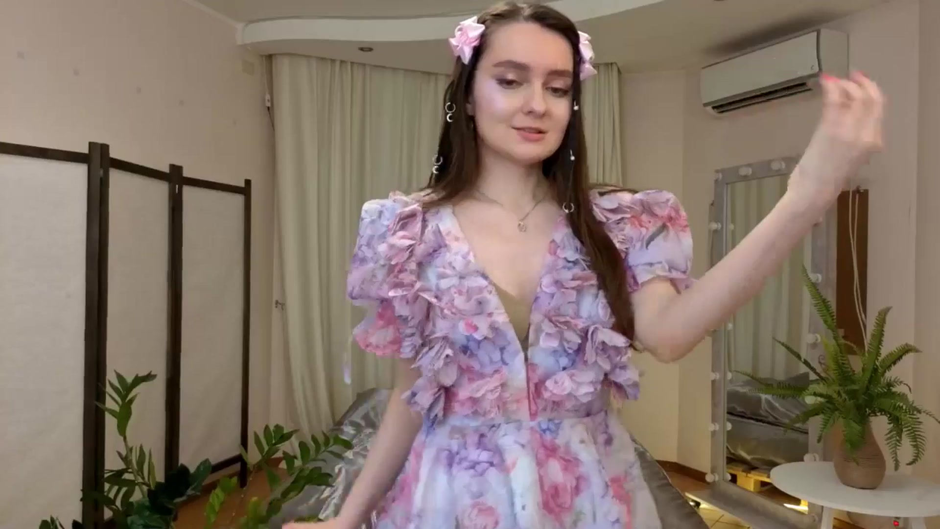 Gallery image thumbnail from Milim_Nava's myfreecams stream on, 06/22/2025, 18:31 image 3 of 20
