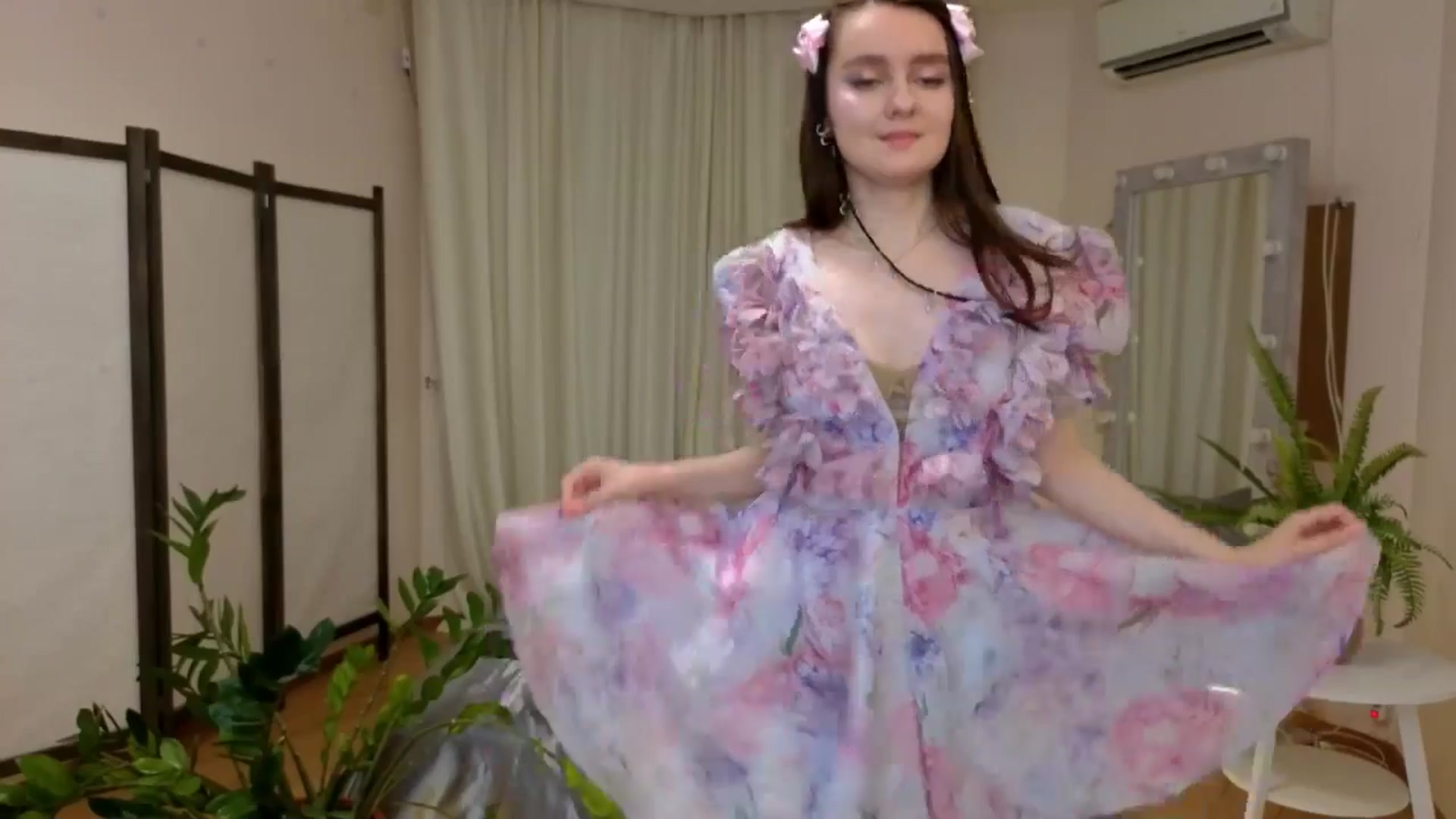 Gallery image thumbnail from Milim_Nava's myfreecams stream on, 06/22/2025, 18:31 image 8 of 20