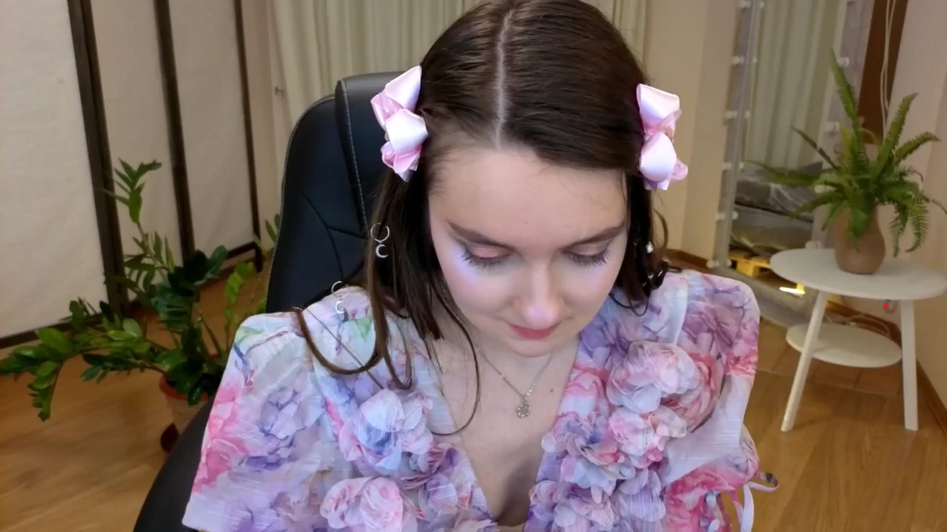 Gallery image thumbnail from Milim_Nava's myfreecams stream on, 06/22/2025, 19:27 image 11 of 20