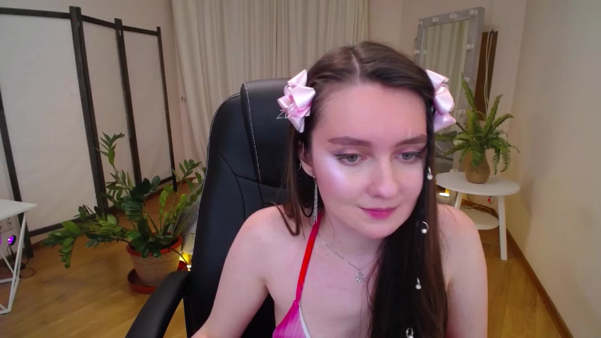 Gallery image thumbnail from Milim_Nava's myfreecams stream on, 06/22/2025, 21:45 image 4 of 20