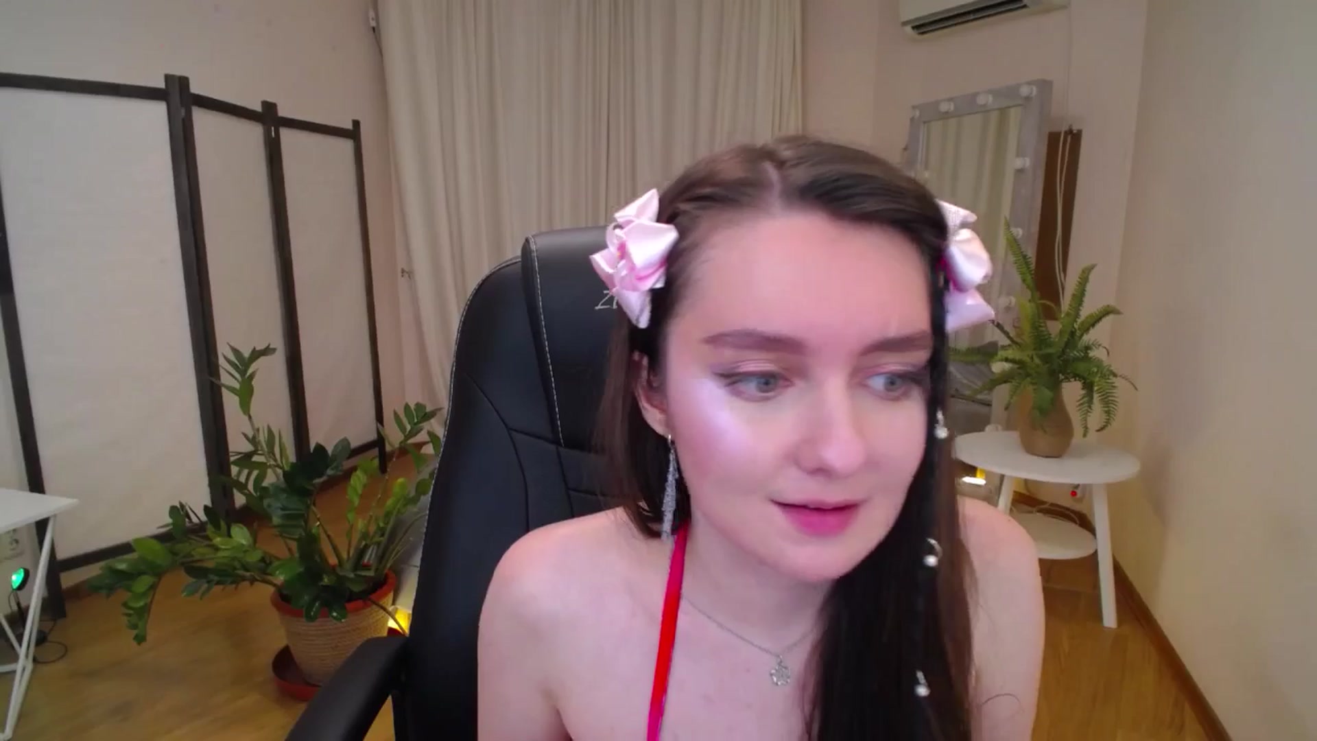 Gallery image thumbnail from Milim_Nava's myfreecams stream on, 06/22/2025, 21:45 image 8 of 20