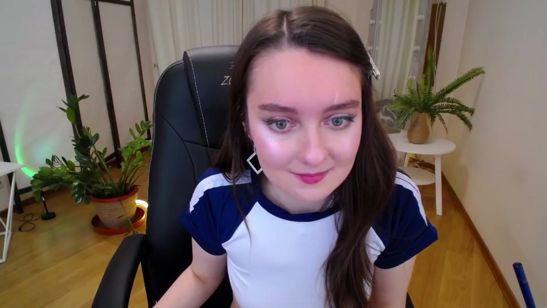 Gallery image thumbnail from Milim_Nava's myfreecams stream on, 06/26/2025, 05:51 image 12 of 20