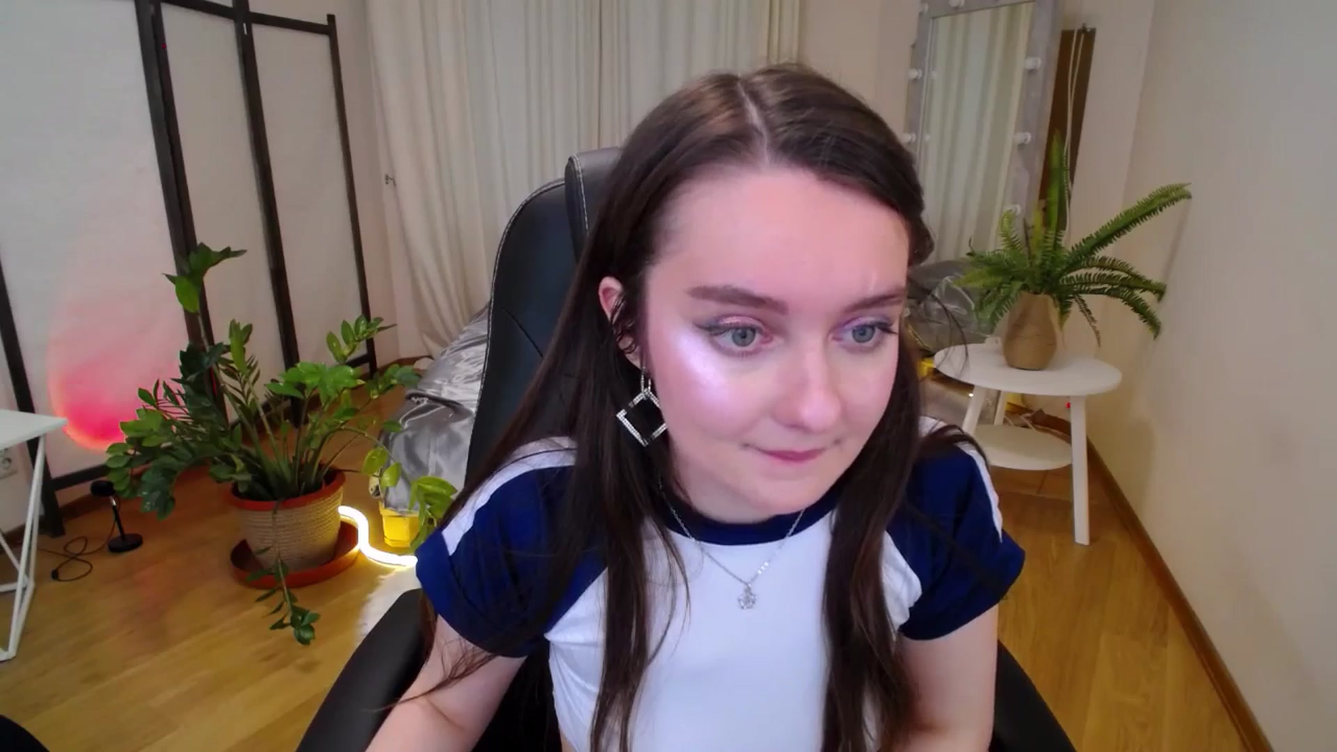 Gallery image thumbnail from Milim_Nava's myfreecams stream on, 06/26/2025, 08:35 image 3 of 20