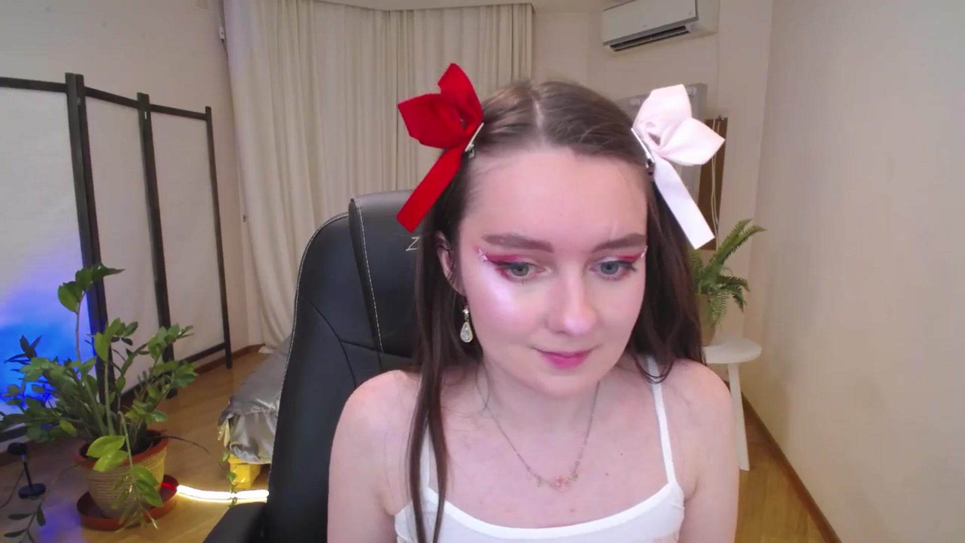 Gallery image thumbnail from Milim_Nava's myfreecams stream on, 06/28/2025, 18:25 image 2 of 20