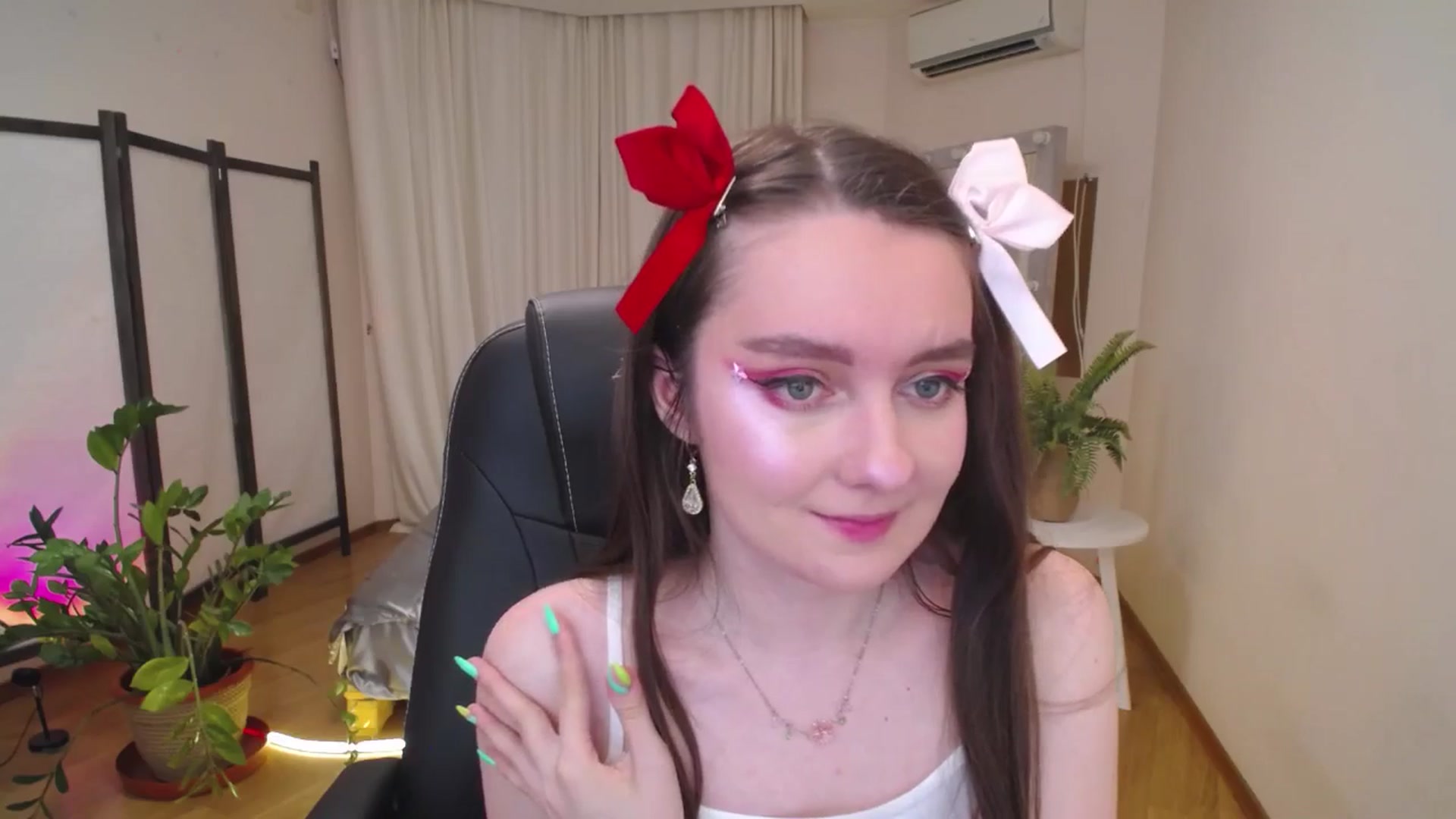 Gallery image thumbnail from Milim_Nava's myfreecams stream on, 06/28/2025, 18:25 image 4 of 20
