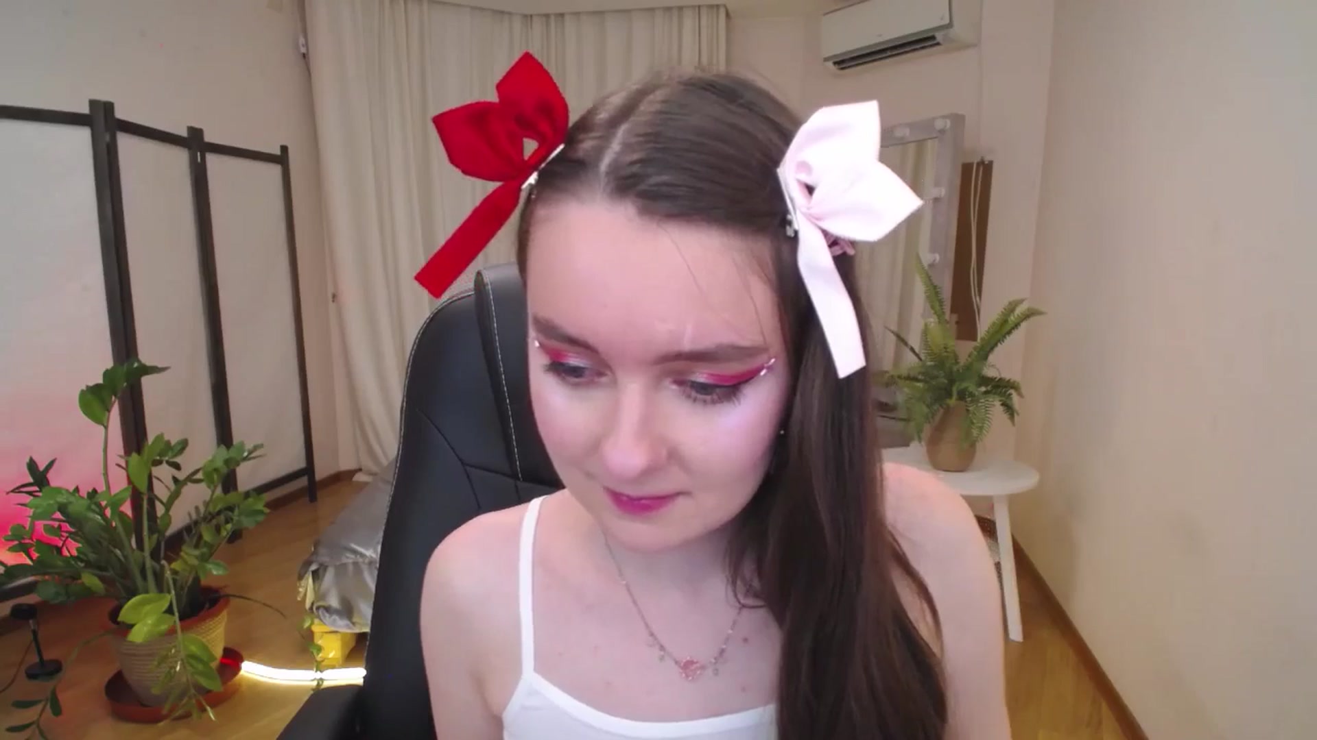 Gallery image thumbnail from Milim_Nava's myfreecams stream on, 06/28/2025, 18:25 image 6 of 20