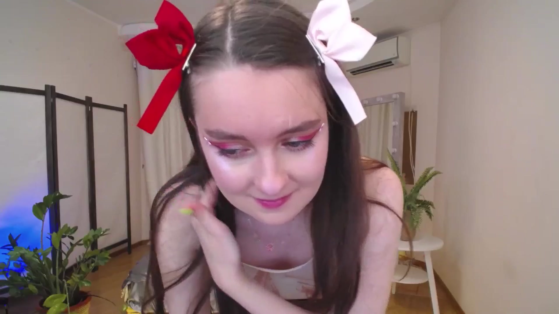 Gallery image thumbnail from Milim_Nava's myfreecams stream on, 06/28/2025, 18:25 image 10 of 20