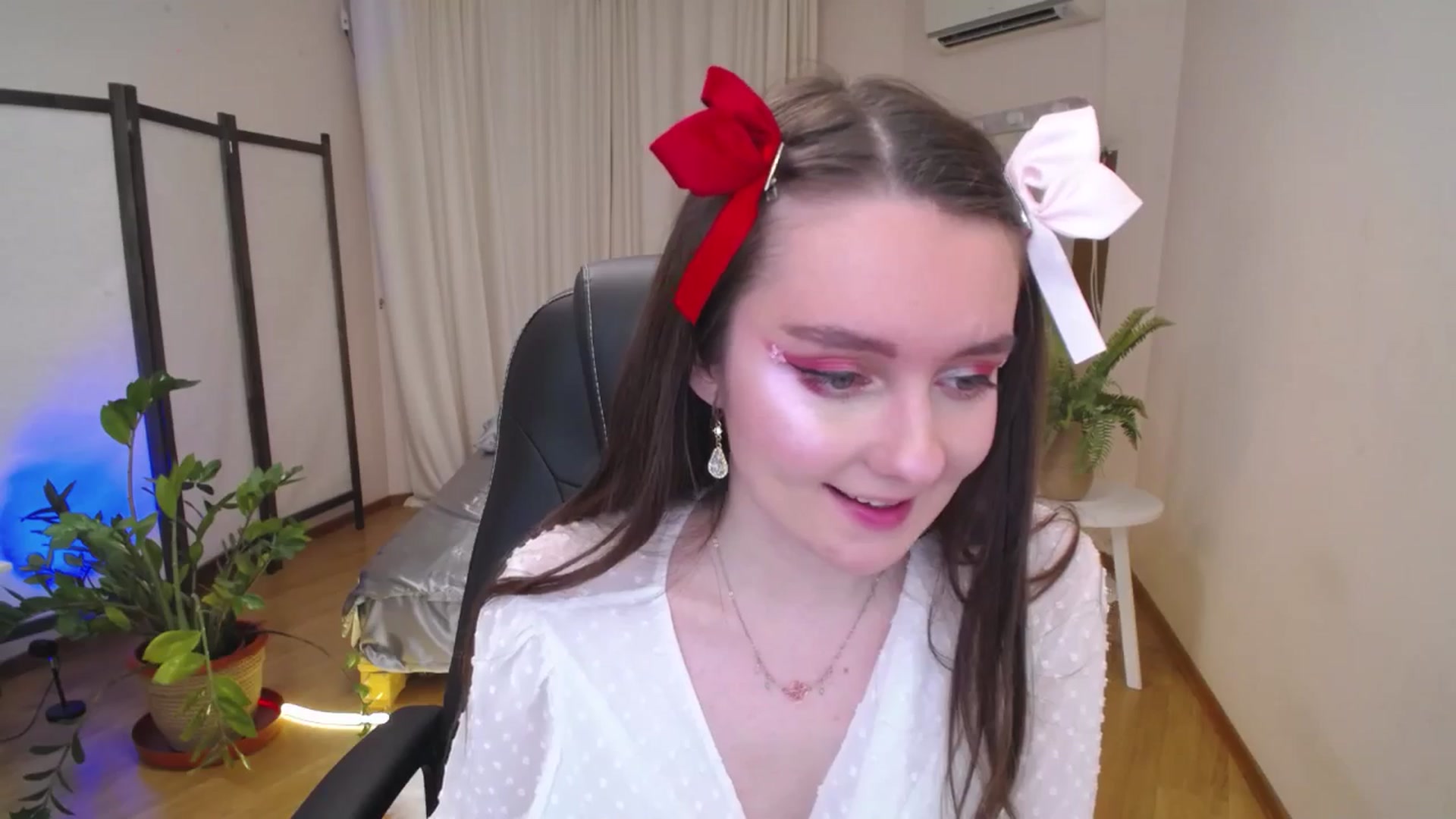 Gallery image thumbnail from Milim_Nava's myfreecams stream on, 06/28/2025, 22:39 image 3 of 20