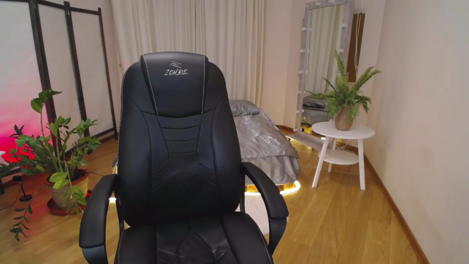 Gallery image thumbnail from Milim_Nava's myfreecams stream on, 06/28/2025, 22:39 image 19 of 20