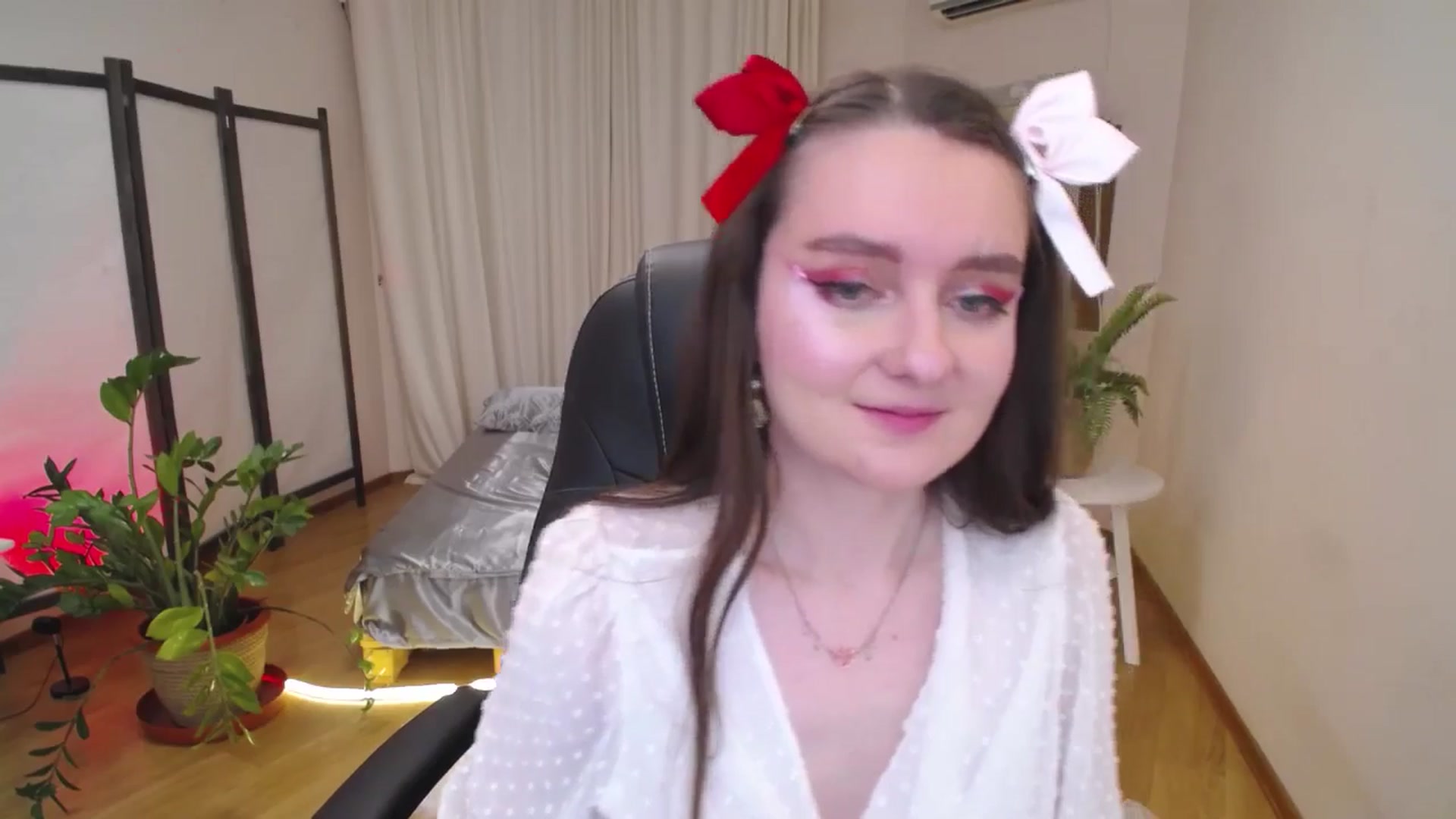 Gallery image thumbnail from Milim_Nava's myfreecams stream on, 06/28/2025, 22:39 image 14 of 20