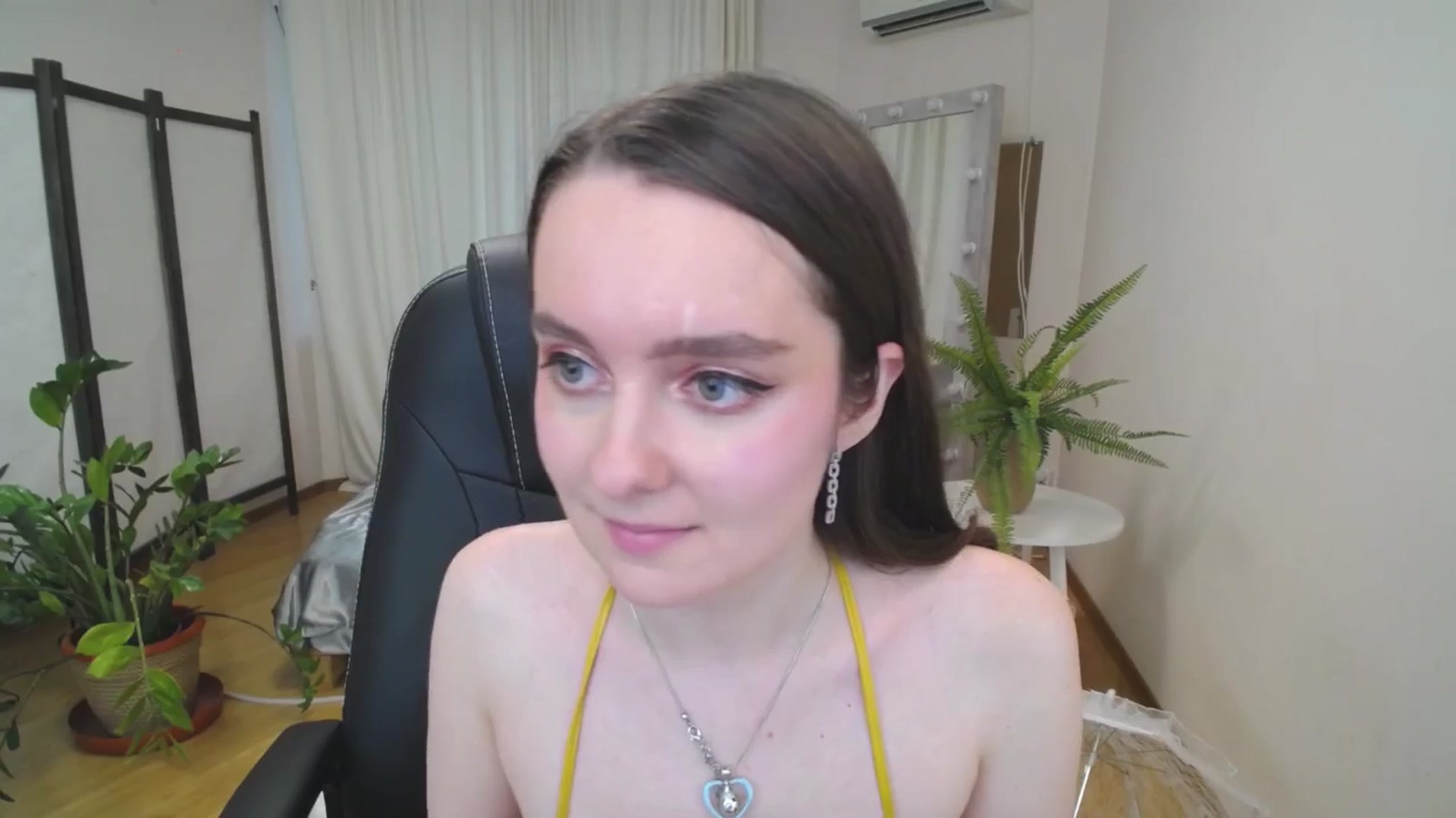 Gallery image thumbnail from Milim_Nava's myfreecams stream on, 07/03/2025, 08:13 image 11 of 20