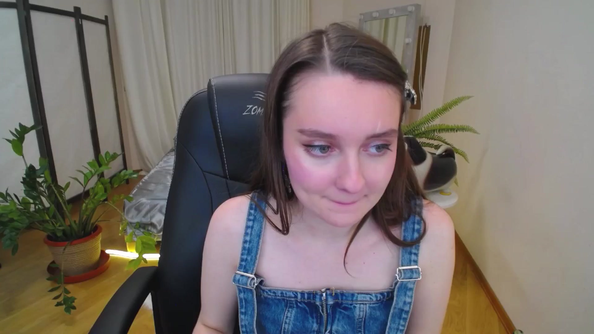 Gallery image thumbnail from Milim_Nava's myfreecams stream on, 07/27/2025, 20:23 image 1 of 20