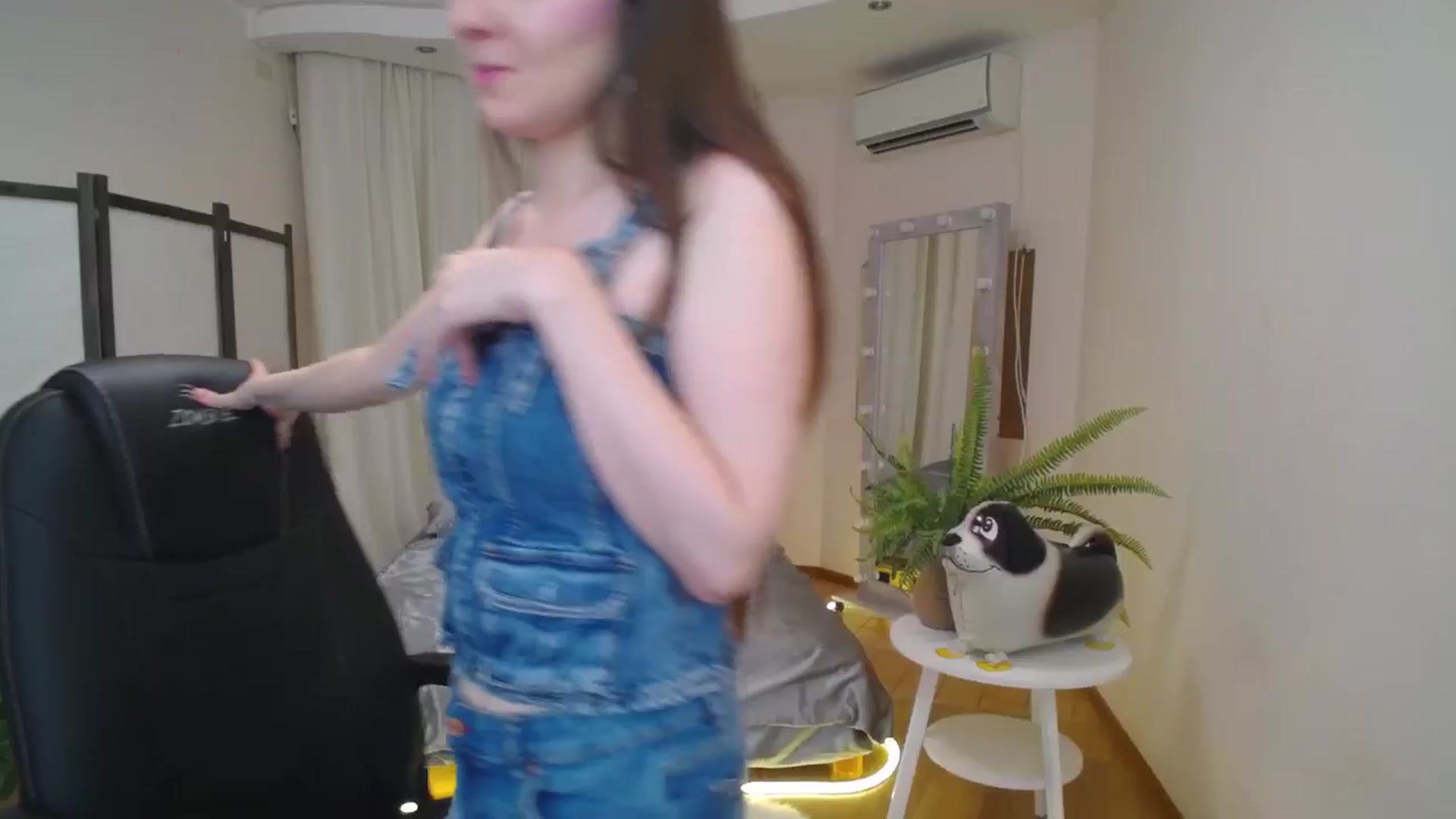Gallery image thumbnail from Milim_Nava's myfreecams stream on, 07/27/2025, 20:23 image 13 of 20