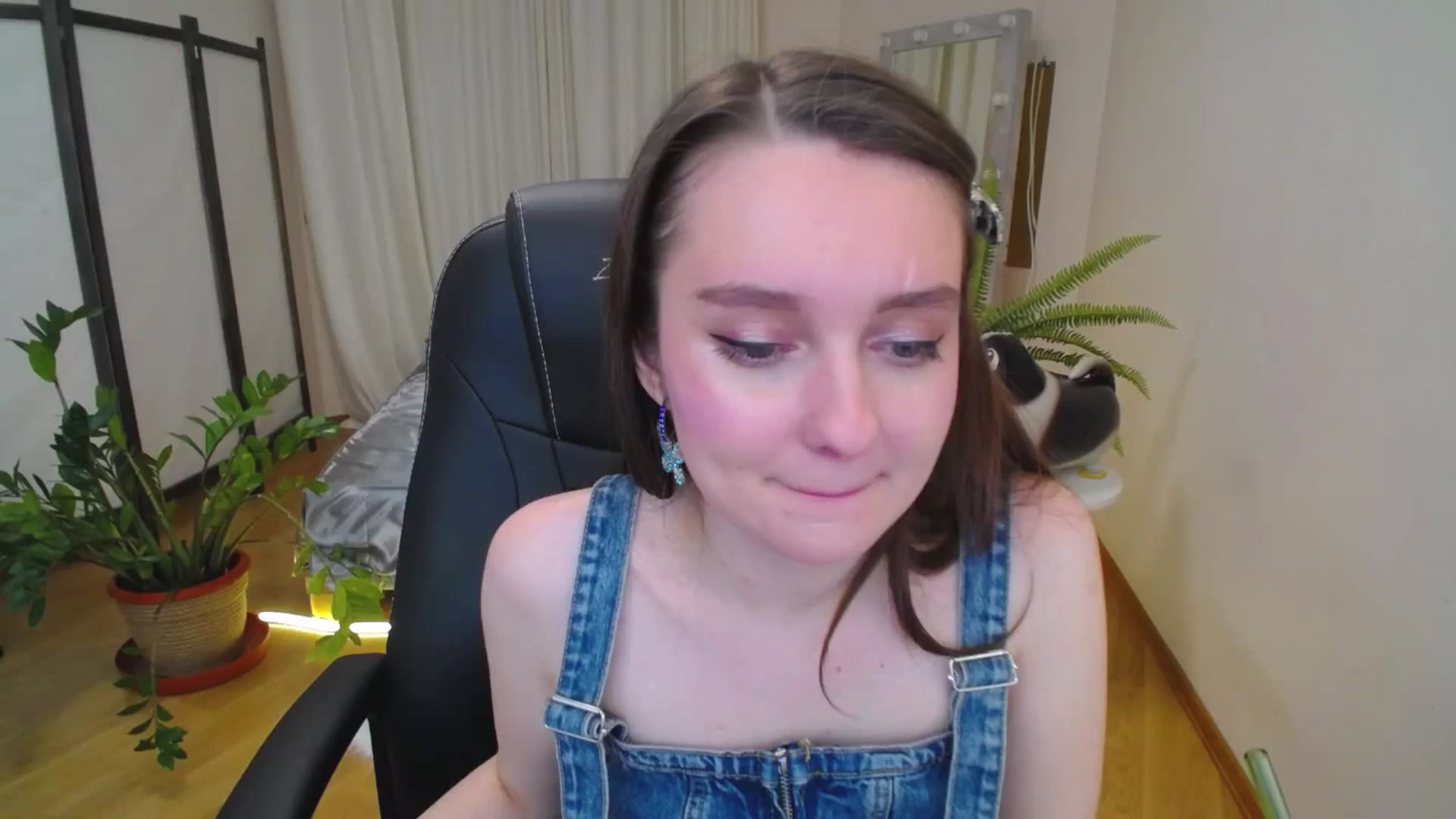Gallery image thumbnail from Milim_Nava's myfreecams stream on, 07/27/2025, 20:23 image 4 of 20