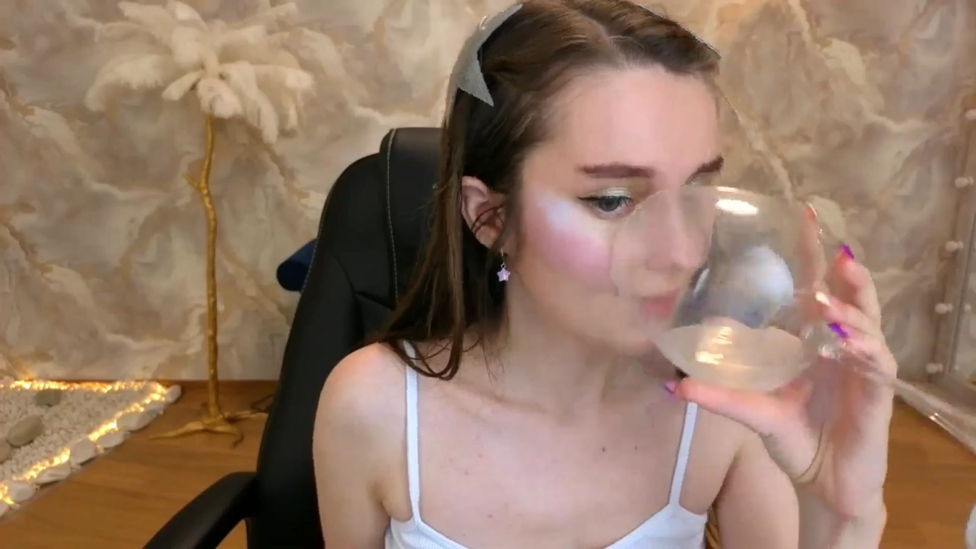Gallery image thumbnail from Milim_Nava's myfreecams stream on, 09/07/2025, 19:05 image 15 of 20