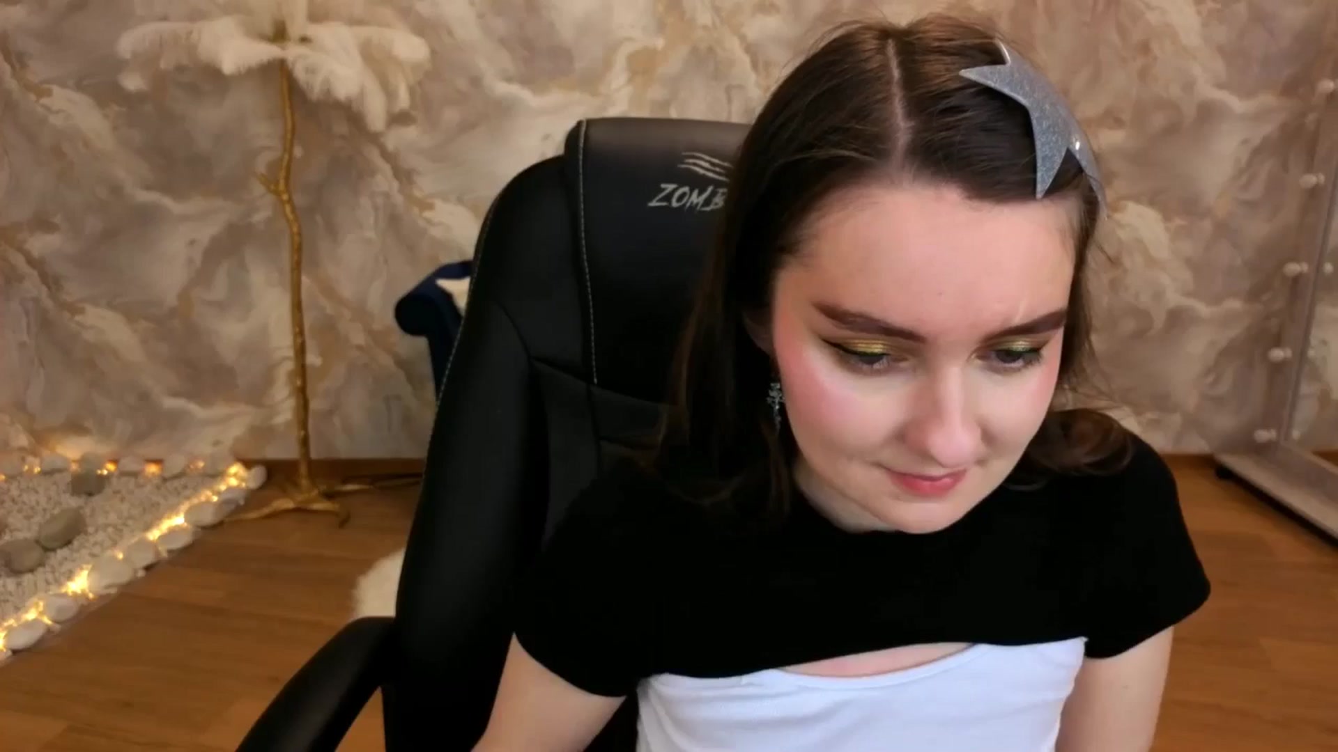 Gallery image thumbnail from Milim_Nava's myfreecams stream on, 09/14/2025, 19:37 image 17 of 20