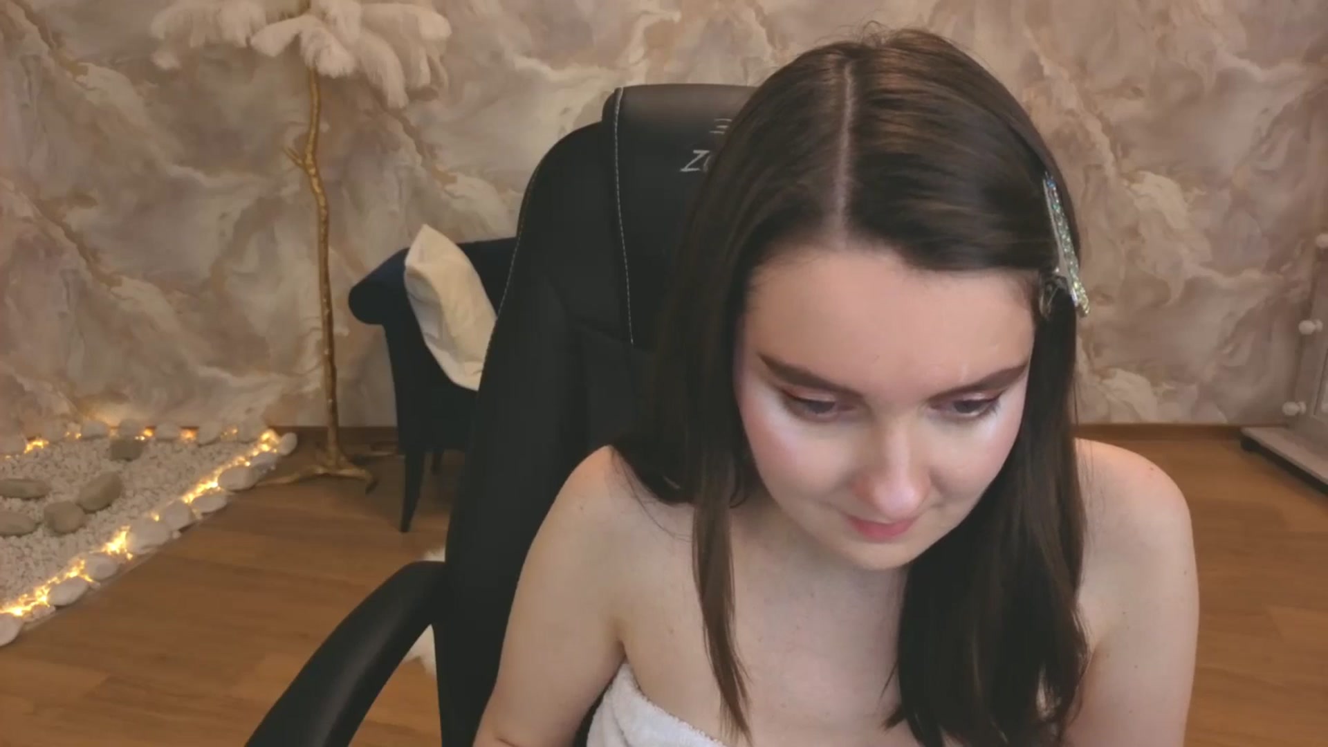 Gallery image thumbnail from Milim_Nava's myfreecams stream on, 09/29/2025, 21:00 image 15 of 20