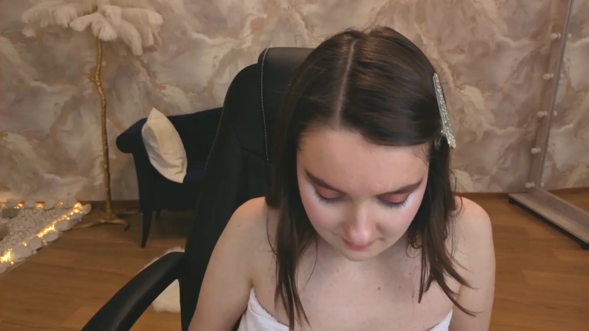 Gallery image thumbnail from Milim_Nava's myfreecams stream on, 09/30/2025, 24:24 image 13 of 20