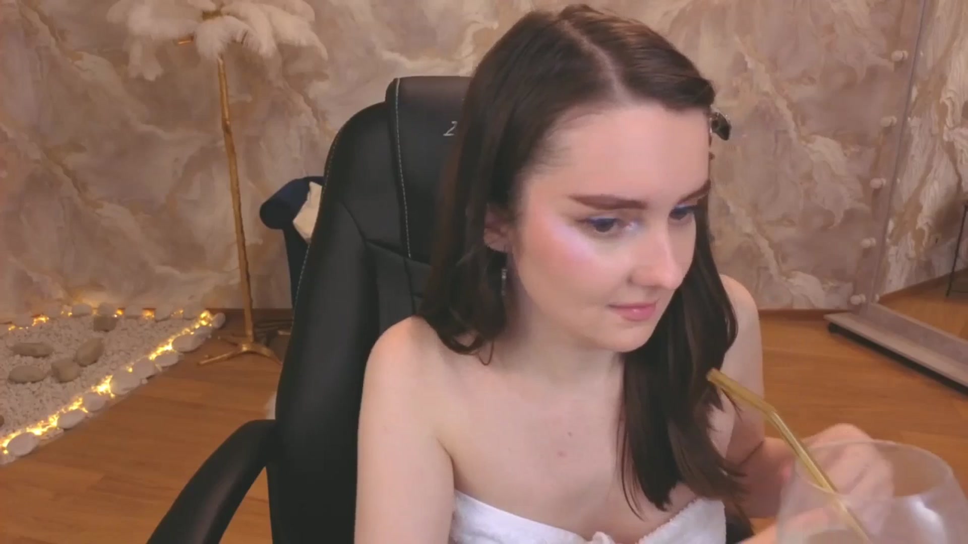 Gallery image thumbnail from Milim_Nava's myfreecams stream on, 11/20/2025, 11:46 image 15 of 20