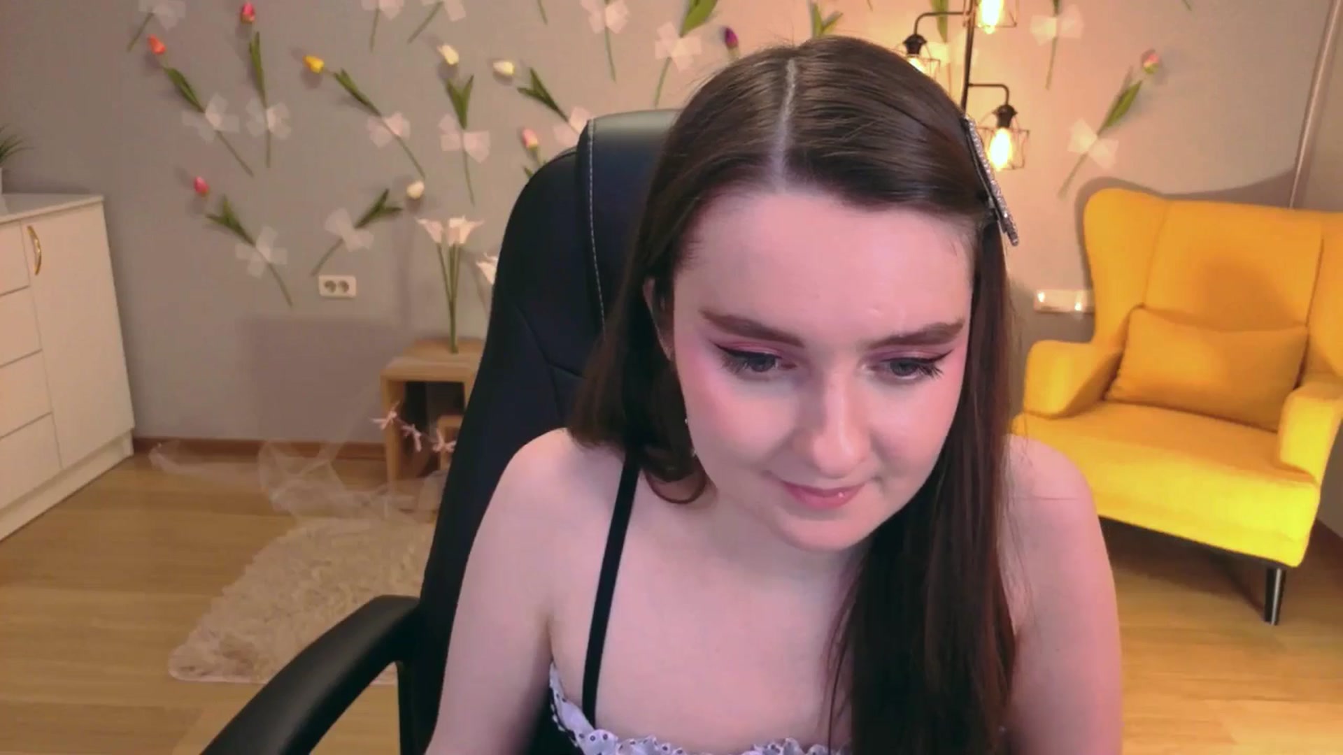 Gallery image thumbnail from Milim_Nava's myfreecams stream on, 04/07/2026, 11:32 image 9 of 20