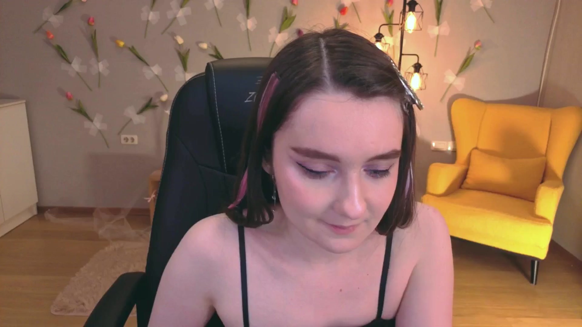 Gallery image thumbnail from Milim_Nava's myfreecams stream on, 04/08/2026, 09:46 image 4 of 20