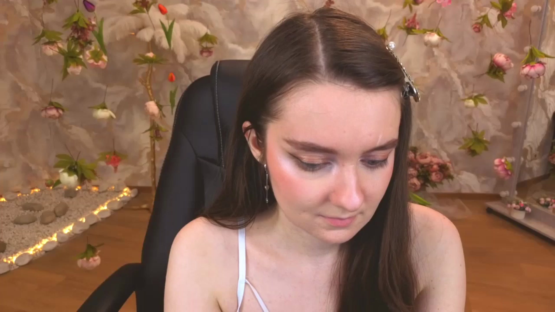 Gallery image thumbnail from Milim_Nava's myfreecams stream on, 04/09/2026, 09:50 image 12 of 20