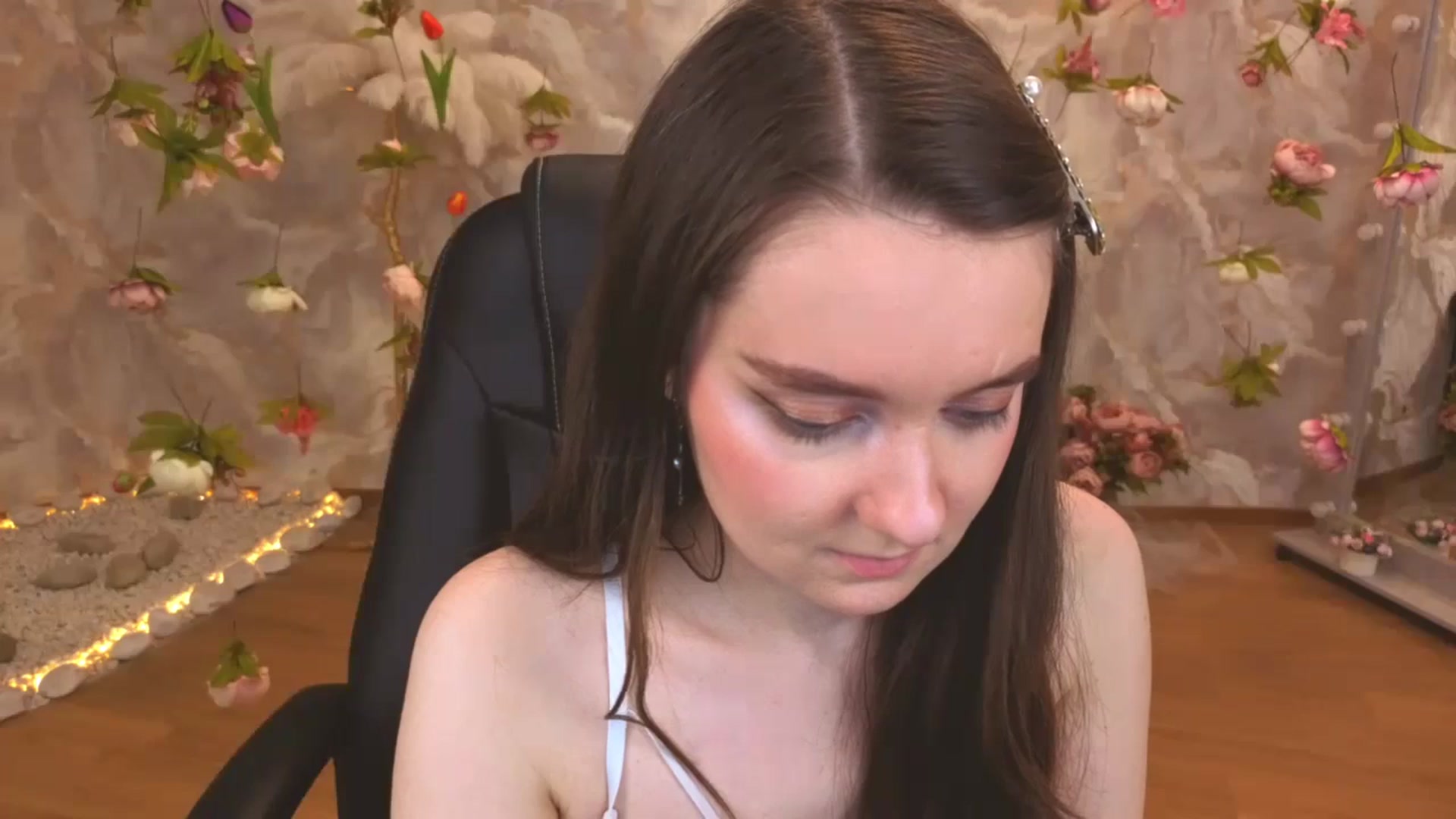 Gallery image thumbnail from Milim_Nava's myfreecams stream on, 04/09/2026, 09:50 image 11 of 20