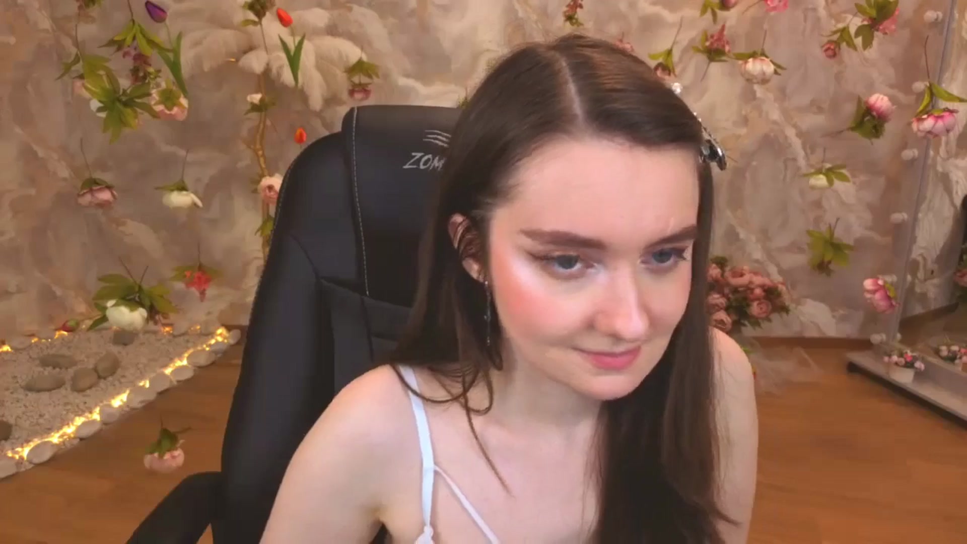 Gallery image thumbnail from Milim_Nava's myfreecams stream on, 04/09/2026, 09:50 image 3 of 20
