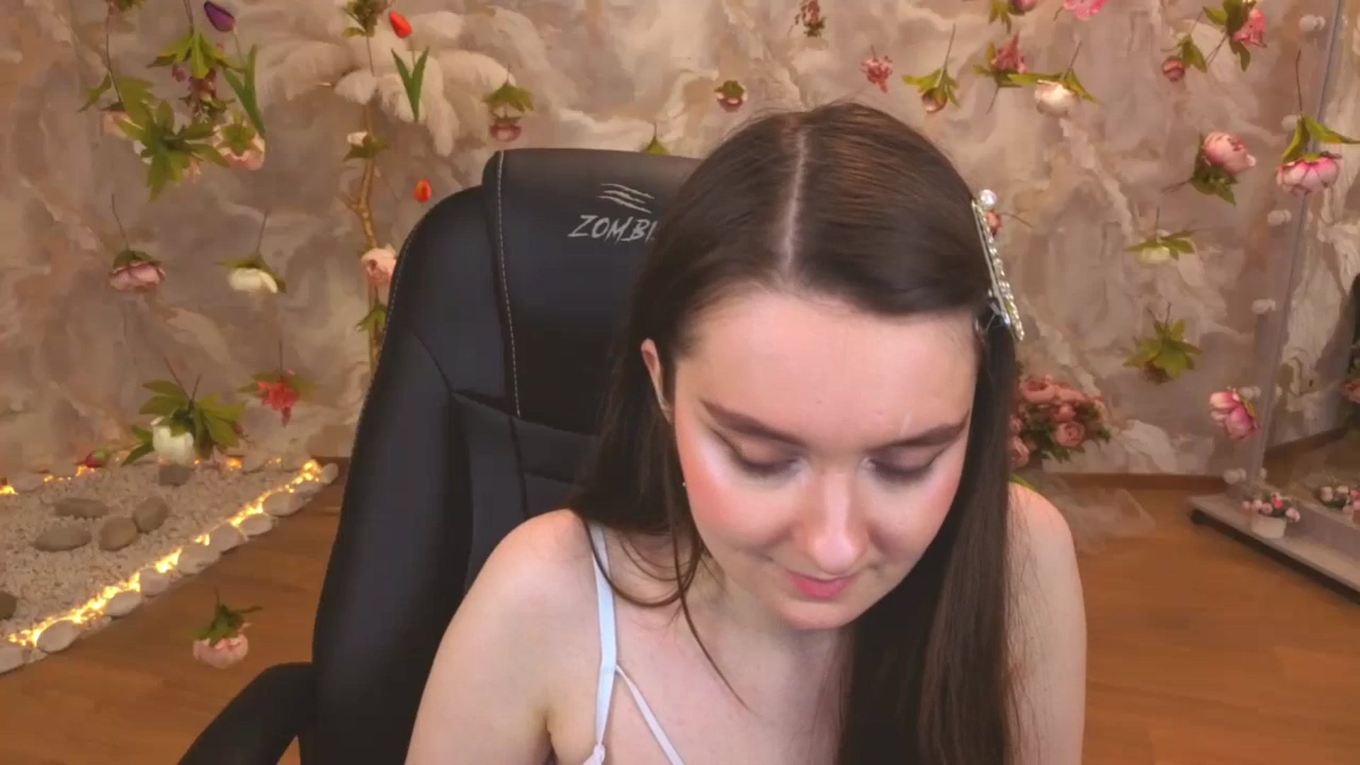 Gallery image thumbnail from Milim_Nava's myfreecams stream on, 04/09/2026, 09:50 image 6 of 20