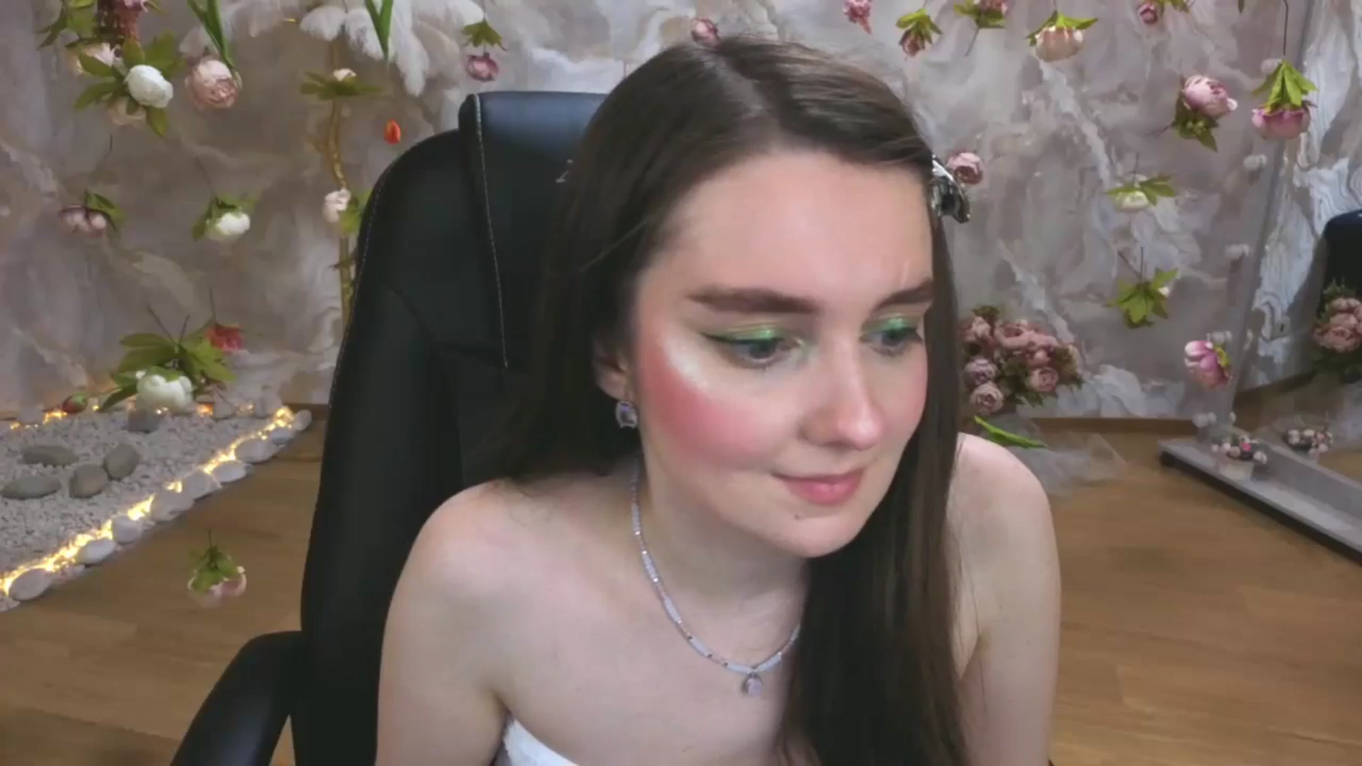Gallery image thumbnail from Milim_Nava's myfreecams stream on, 04/13/2026, 20:52 image 17 of 20