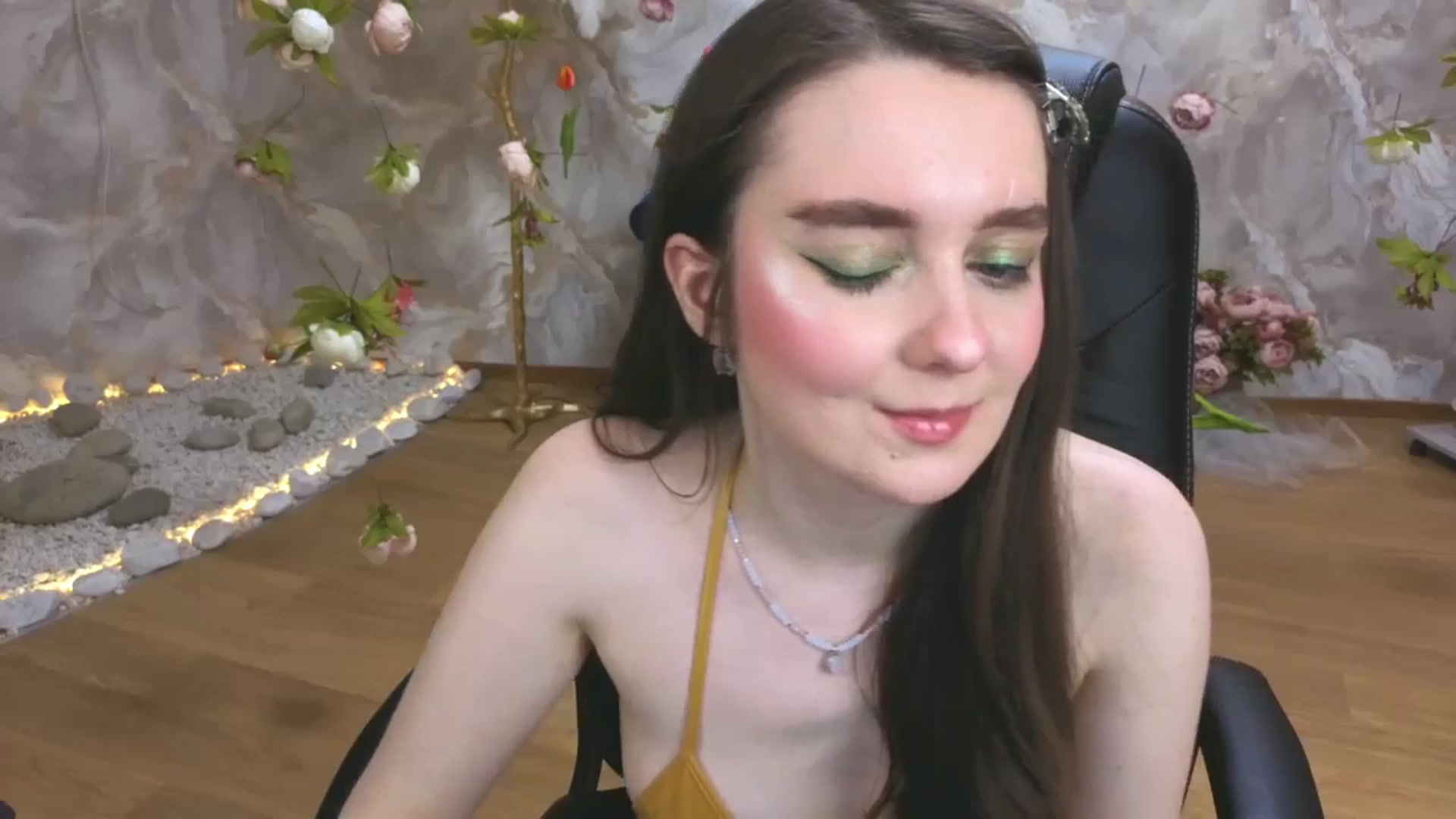 Gallery image thumbnail from Milim_Nava's myfreecams stream on, 04/14/2026, 01:33 image 8 of 20