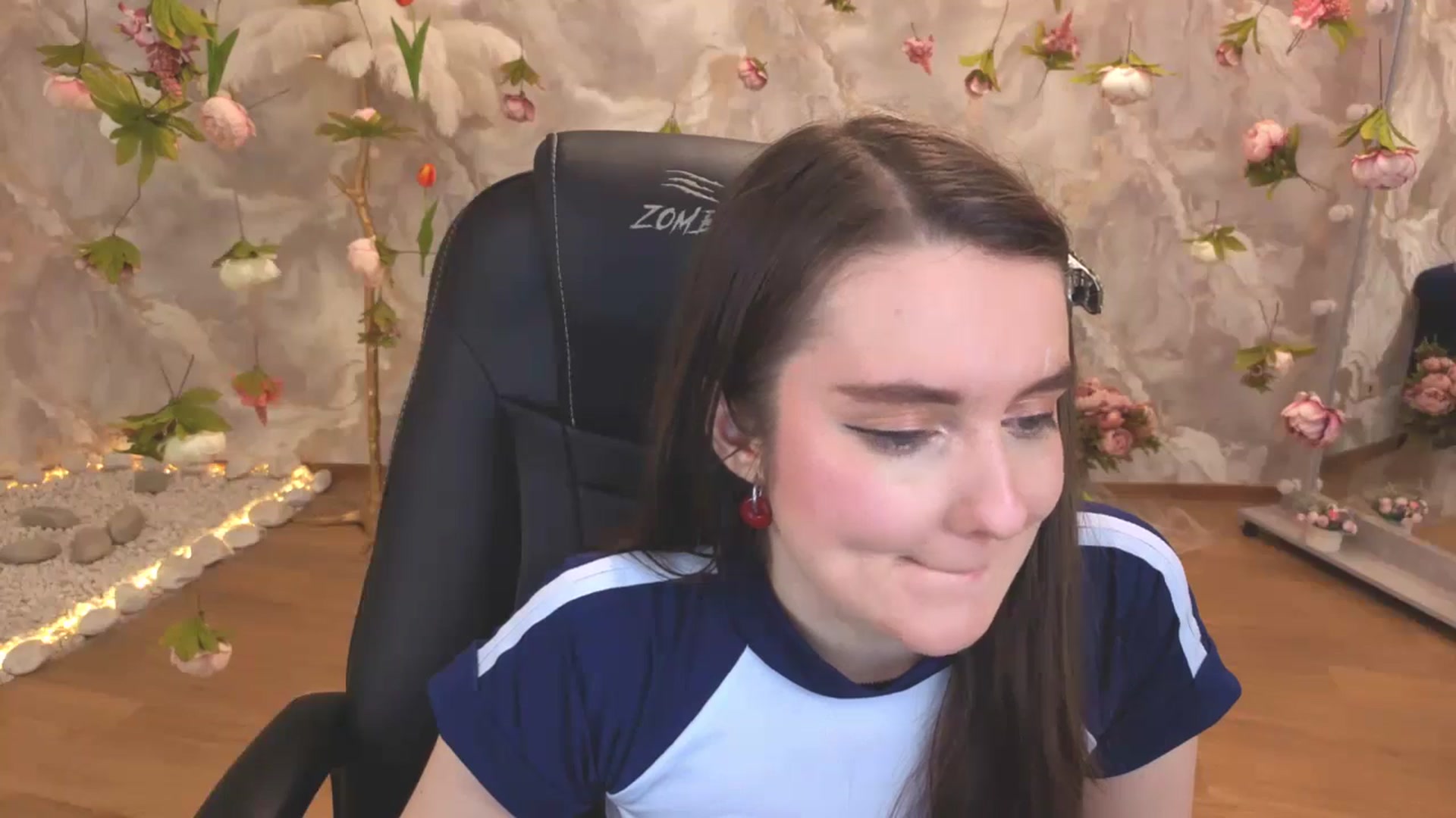 Gallery image thumbnail from Milim_Nava's myfreecams stream on, 04/16/2026, 12:08 image 9 of 20