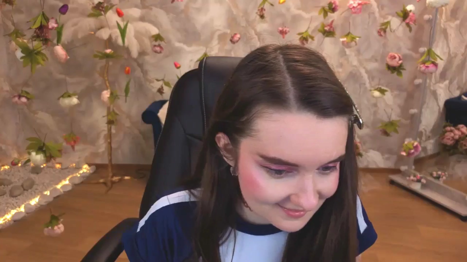 Gallery image thumbnail from Milim_Nava's myfreecams stream on, 04/19/2026, 22:52 image 8 of 20