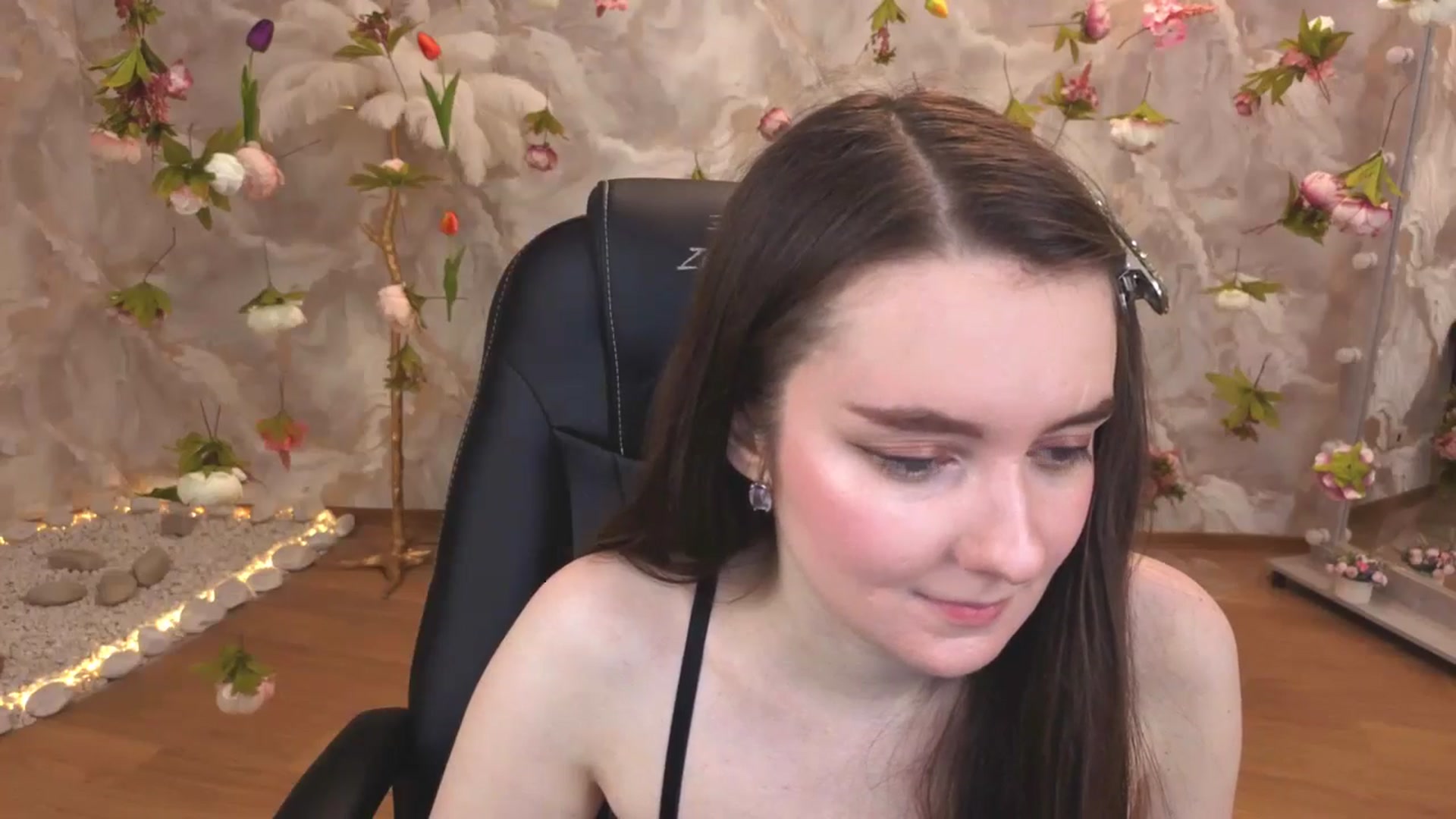 Gallery image thumbnail from Milim_Nava's myfreecams stream on, 04/27/2026, 21:57 image 9 of 20