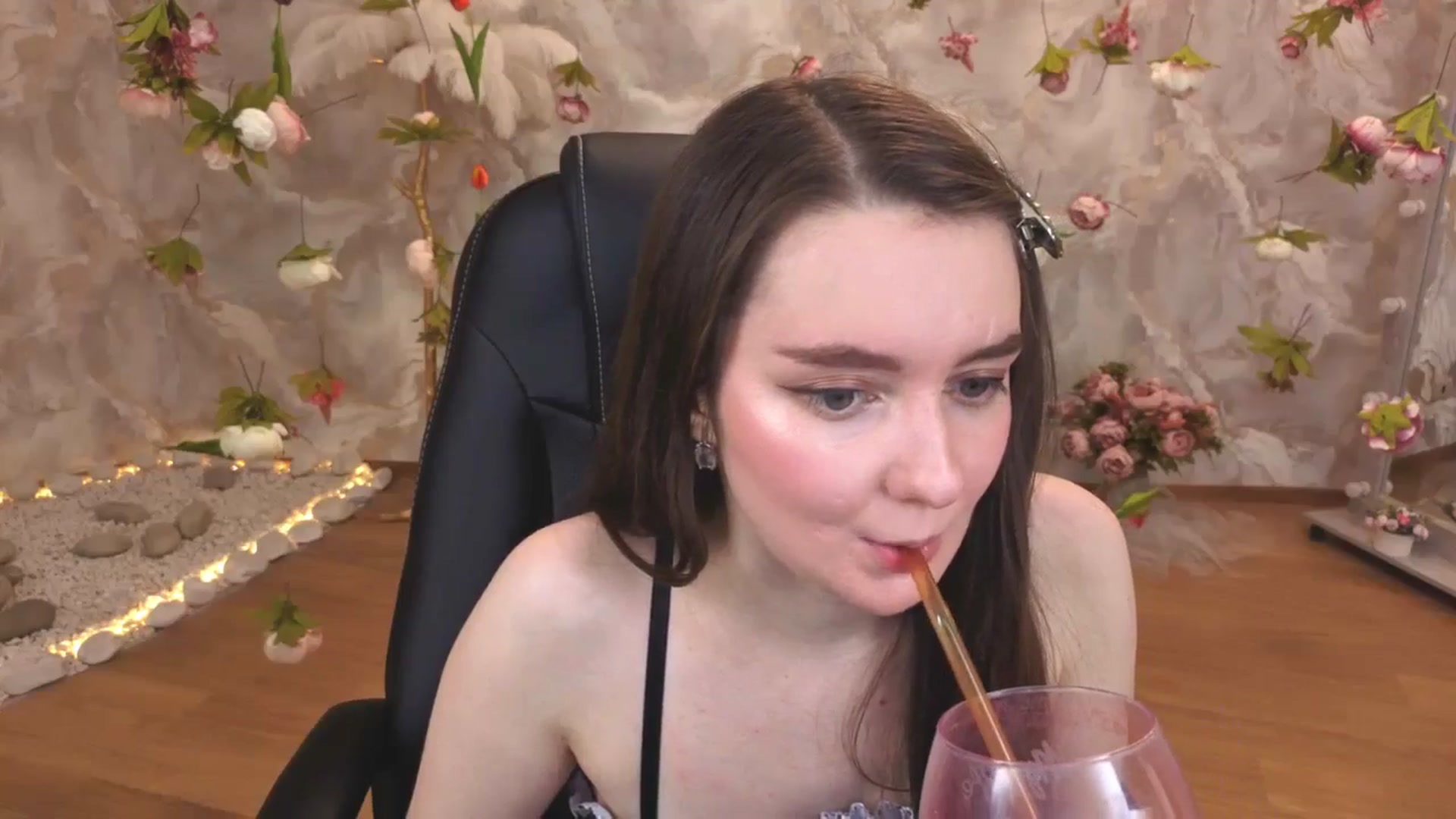 Gallery image thumbnail from Milim_Nava's myfreecams stream on, 04/27/2026, 21:57 image 14 of 20