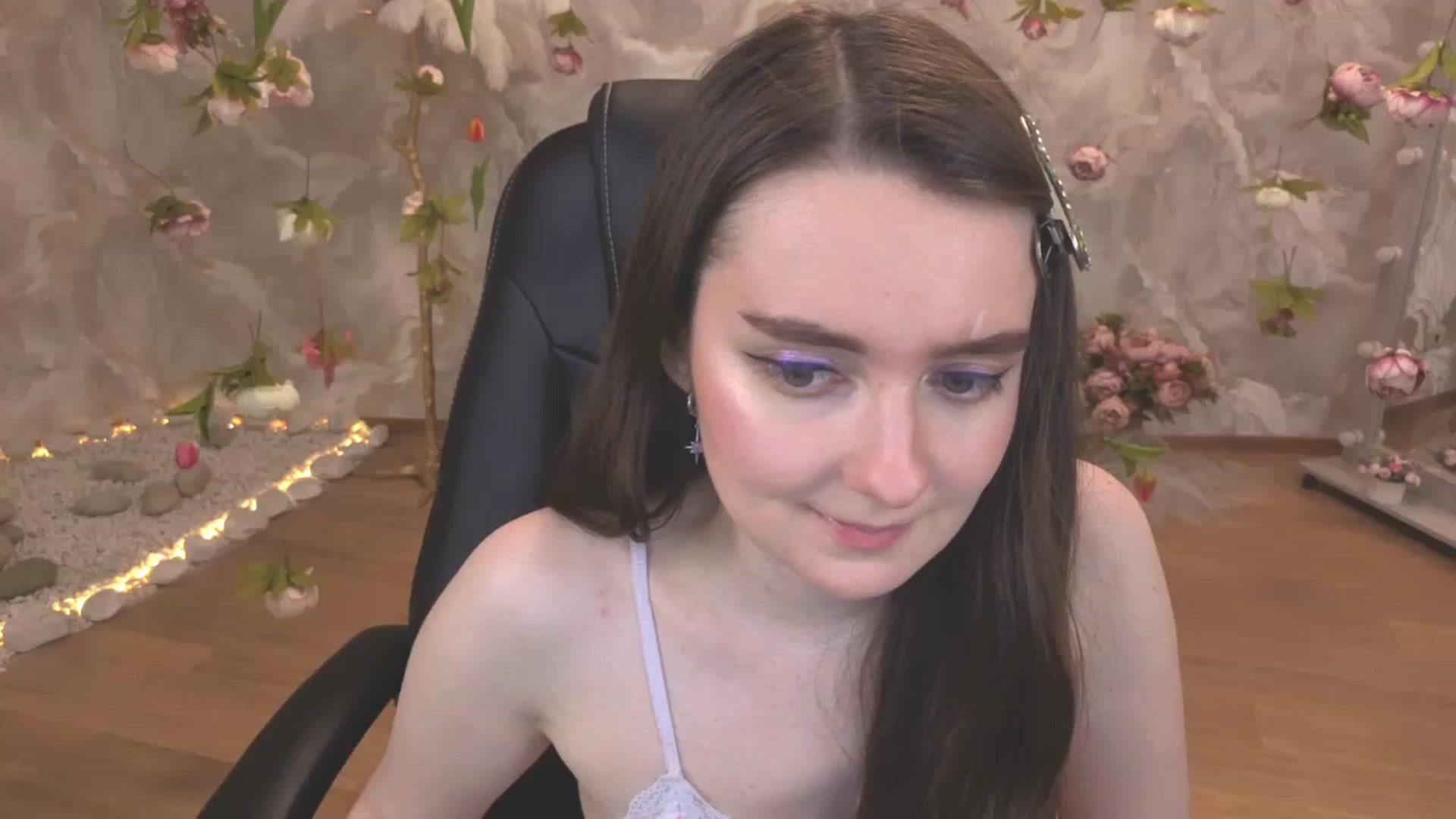 Gallery image thumbnail from Milim_Nava's myfreecams stream on, 05/06/2026, 09:04 image 17 of 20