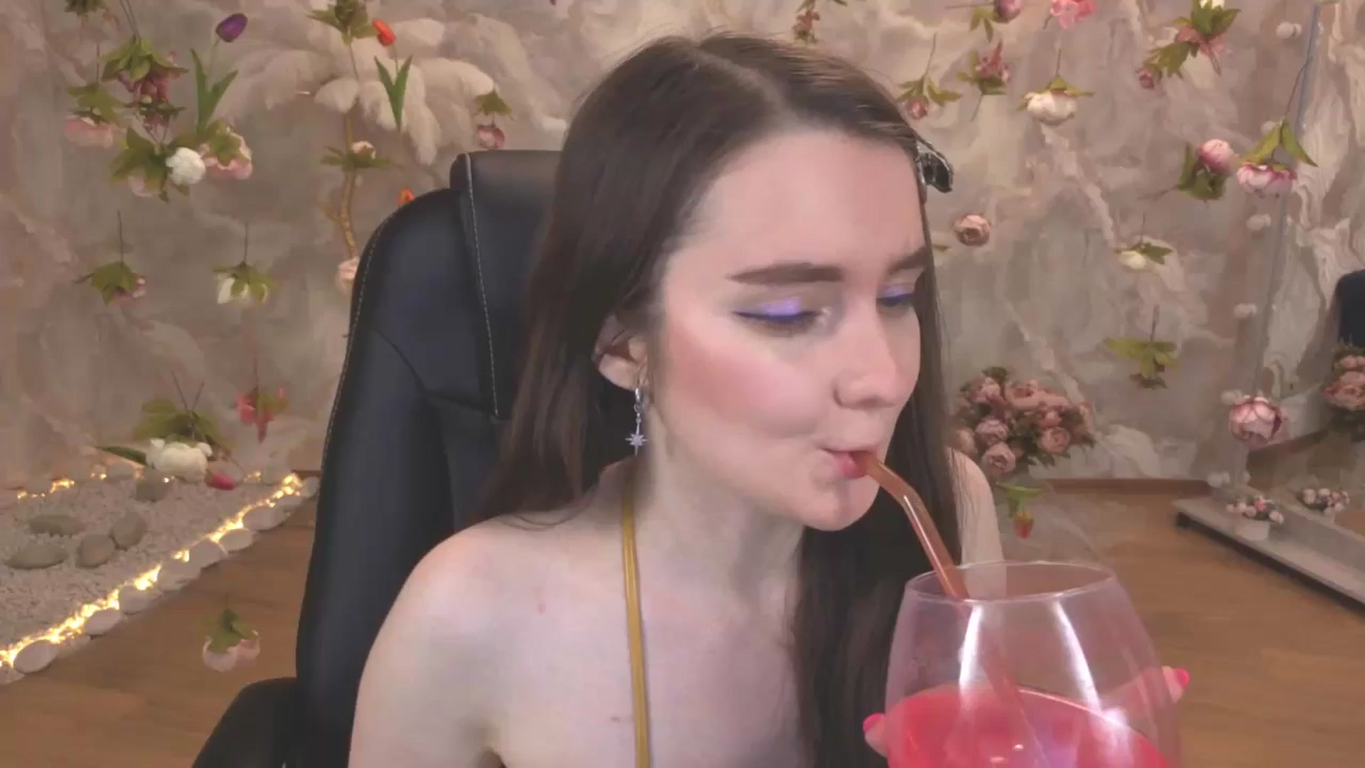 Gallery image thumbnail from Milim_Nava's myfreecams stream on, 05/06/2026, 09:04 image 4 of 20