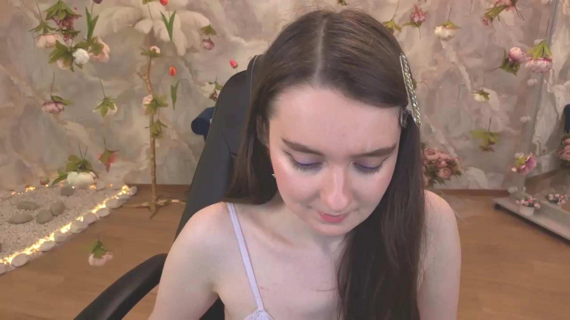 Gallery image thumbnail from Milim_Nava's myfreecams stream on, 05/06/2026, 12:55 image 15 of 20