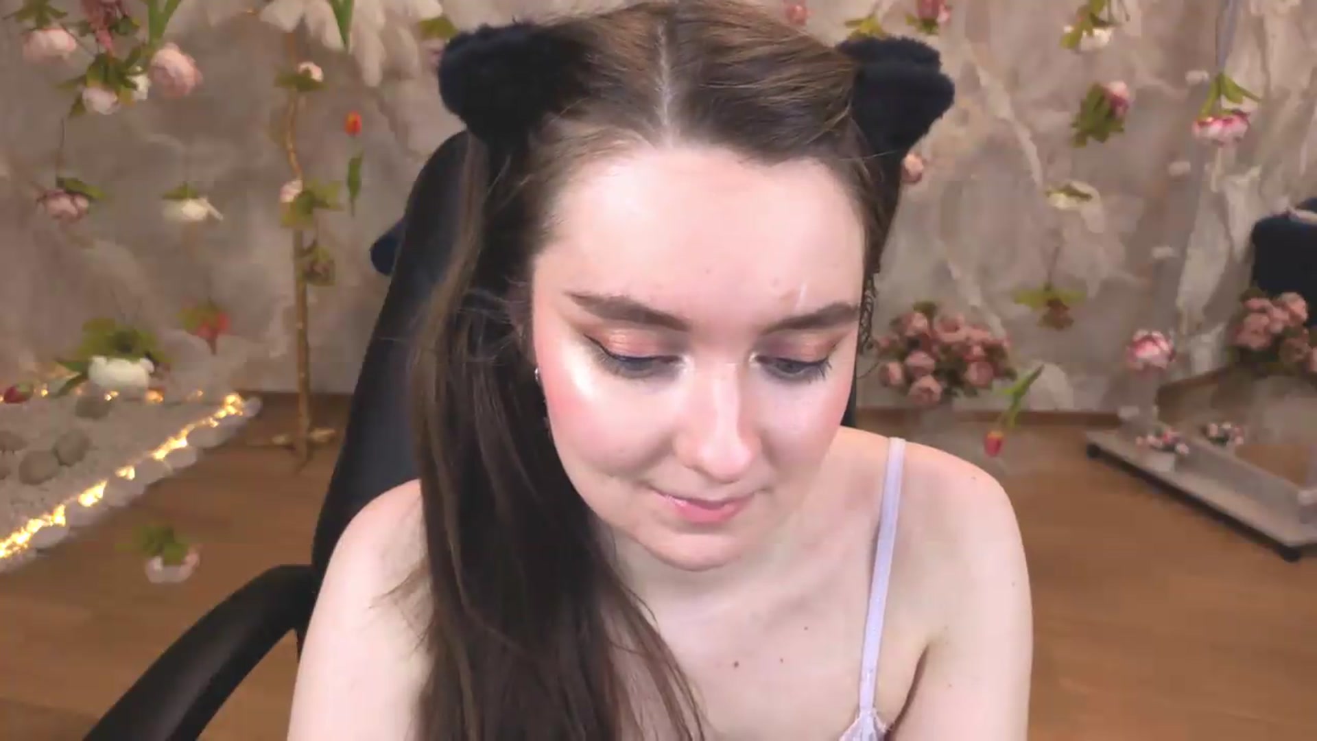 Gallery image thumbnail from Milim_Nava's myfreecams stream on, 05/09/2026, 23:36 image 2 of 20