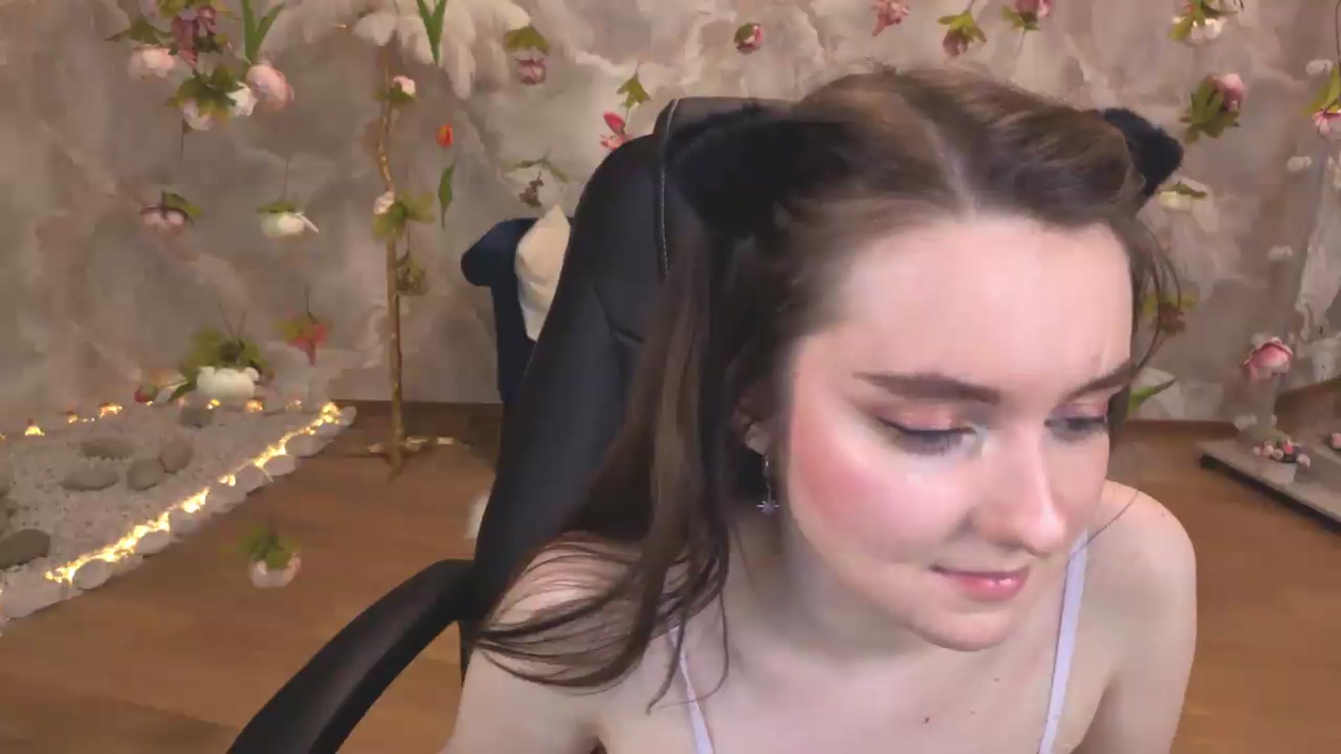 Gallery image thumbnail from Milim_Nava's myfreecams stream on, 05/09/2026, 23:36 image 15 of 20