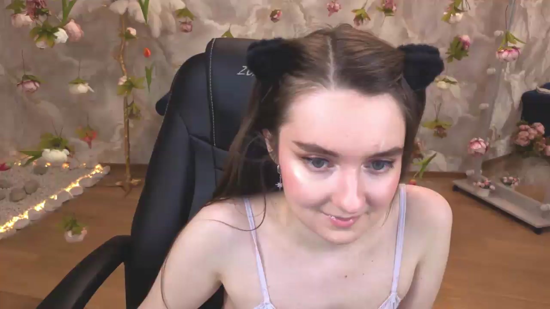 Gallery image thumbnail from Milim_Nava's myfreecams stream on, 05/09/2026, 23:36 image 1 of 20