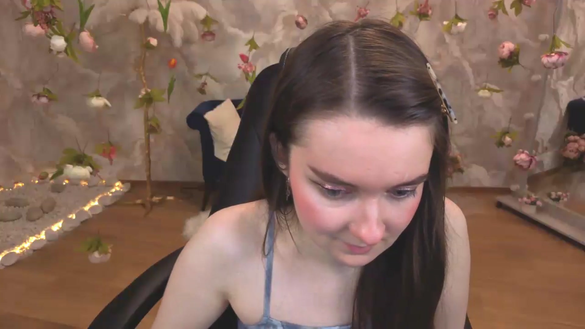 Gallery image thumbnail from Milim_Nava's myfreecams stream on, 05/11/2026, 18:43 image 13 of 20
