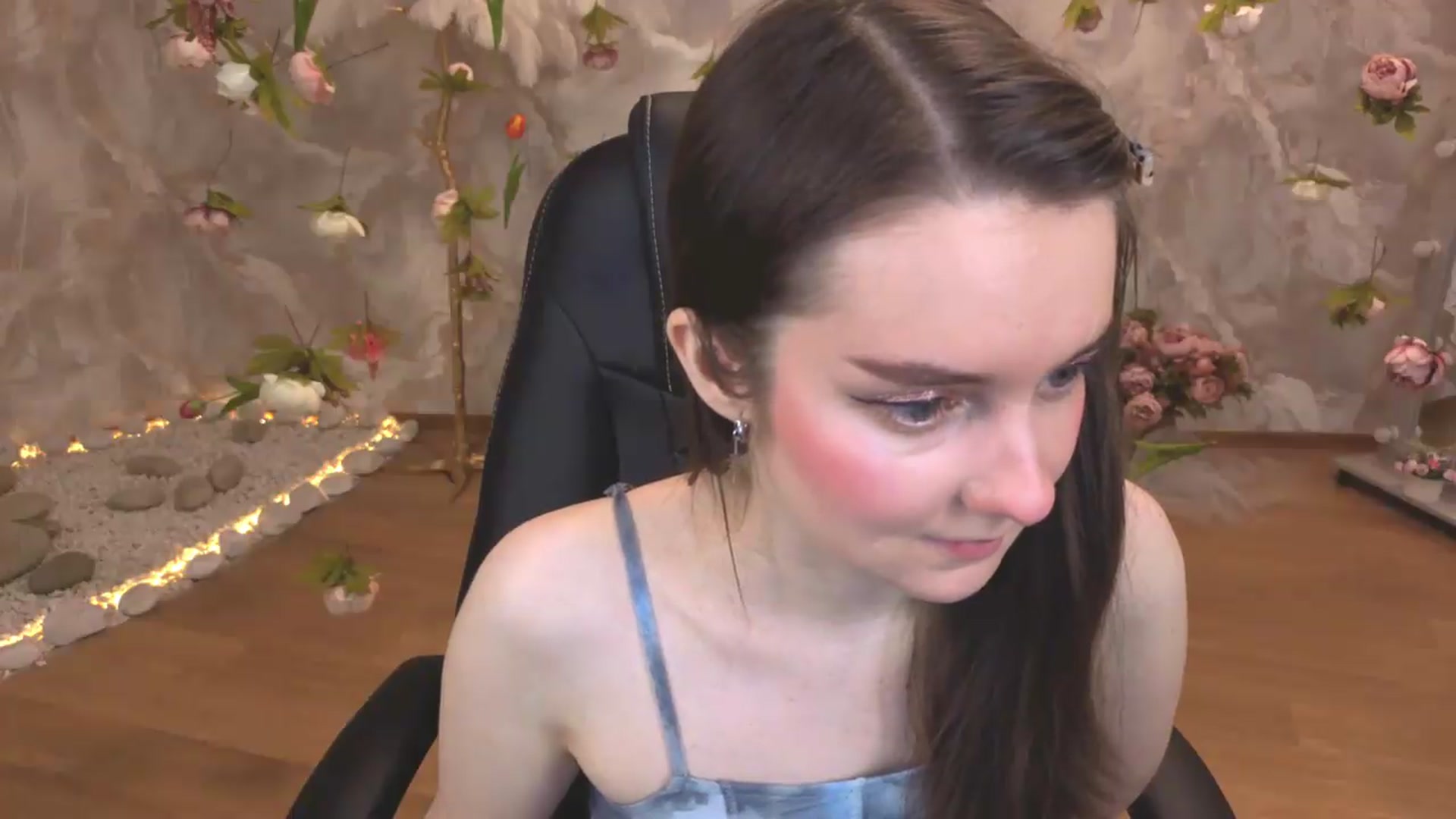 Gallery image thumbnail from Milim_Nava's myfreecams stream on, 05/11/2026, 18:43 image 5 of 20